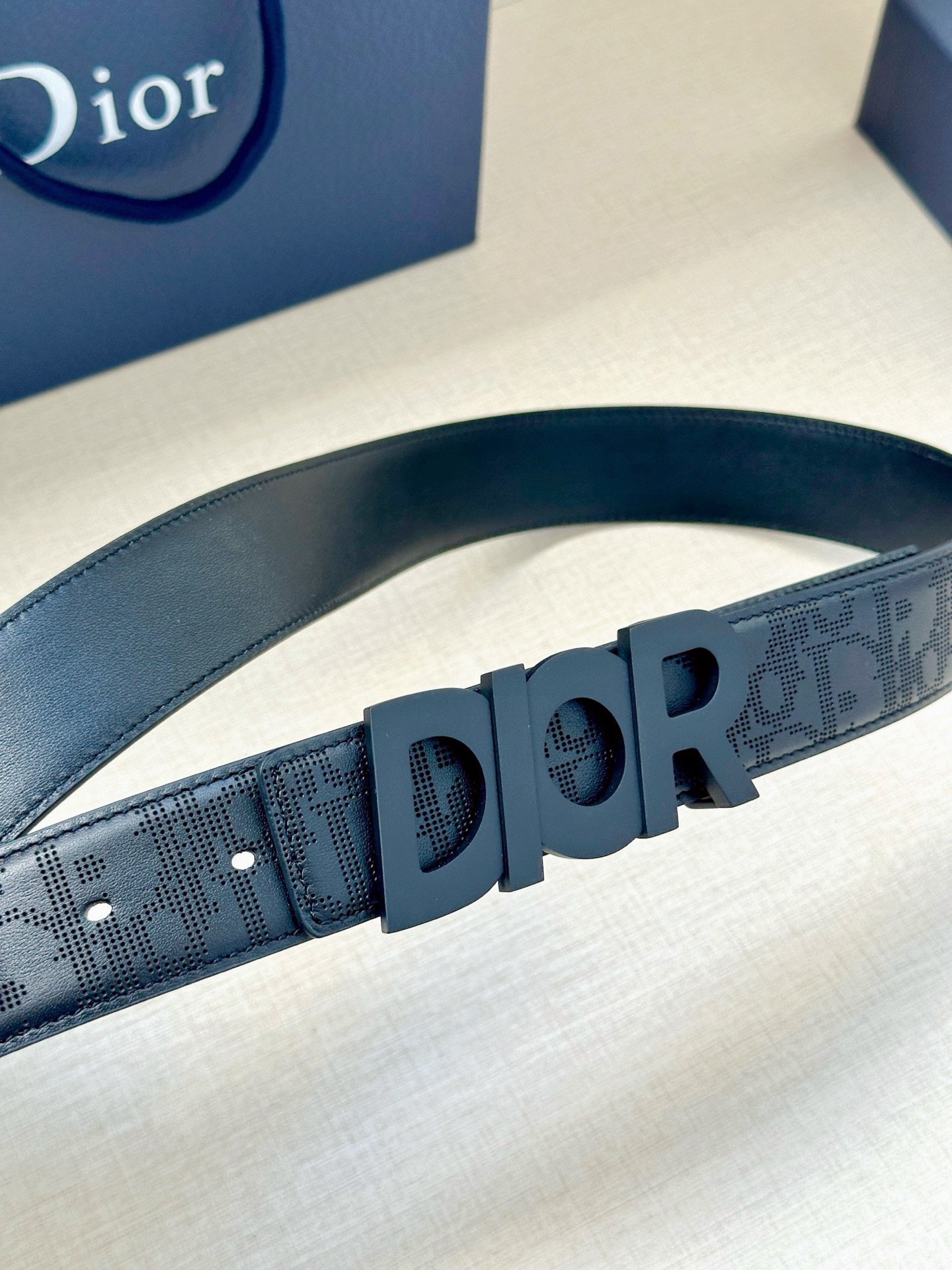 Dior Style Black Leather Men's Belts Lookbook Reference image 2