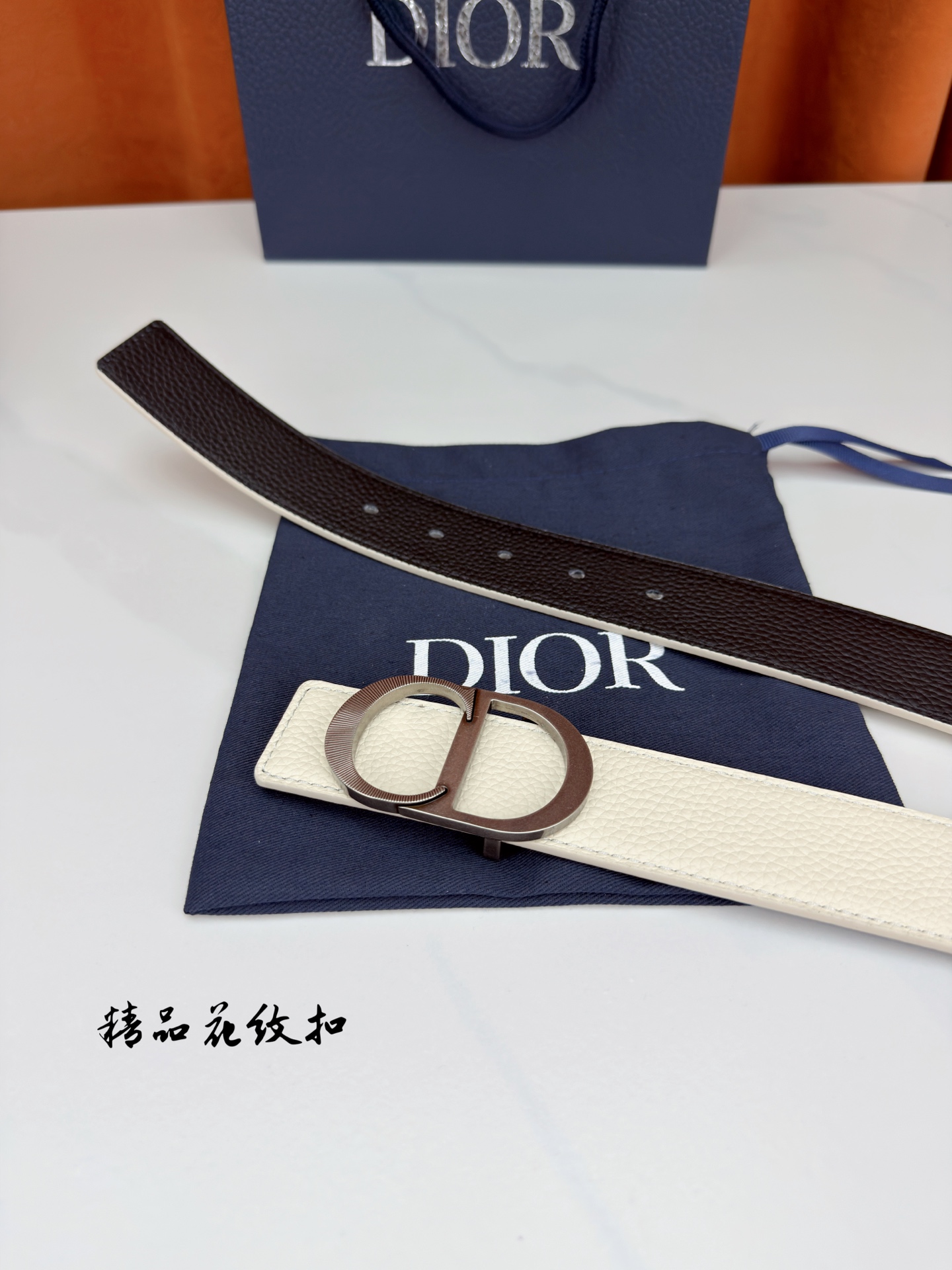 DIOR 宽度3.5CM不锈钢扣头 细腻纹理与冷峻金属碰撞 彰显奢华品质 时尚百搭永恒-Top High Quatity Cheap Sneakers Fashion Clothing Clothes Bags handbags Shoes of all Brand wholesale With The best Quality And Beautiful Price from China Factory Chinese suppliers wholesaler seller DIOR 宽度3.5CM不锈钢扣头 细腻纹理与冷峻金属碰撞 彰显奢华品质 时尚百搭永恒
