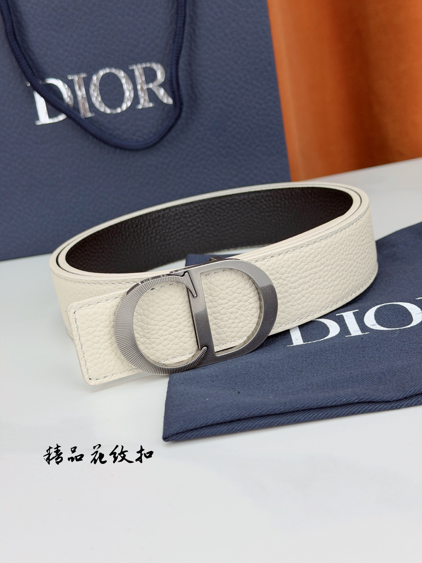 DIOR 宽度3.5CM不锈钢扣头 细腻纹理与冷峻金属碰撞 彰显奢华品质 时尚百搭永恒-Top High Quatity Cheap Sneakers Fashion Clothing Clothes Bags handbags Shoes of all Brand wholesale With The best Quality And Beautiful Price from China Factory Chinese suppliers wholesaler seller DIOR 宽度3.5CM不锈钢扣头 细腻纹理与冷峻金属碰撞 彰显奢华品质 时尚百搭永恒