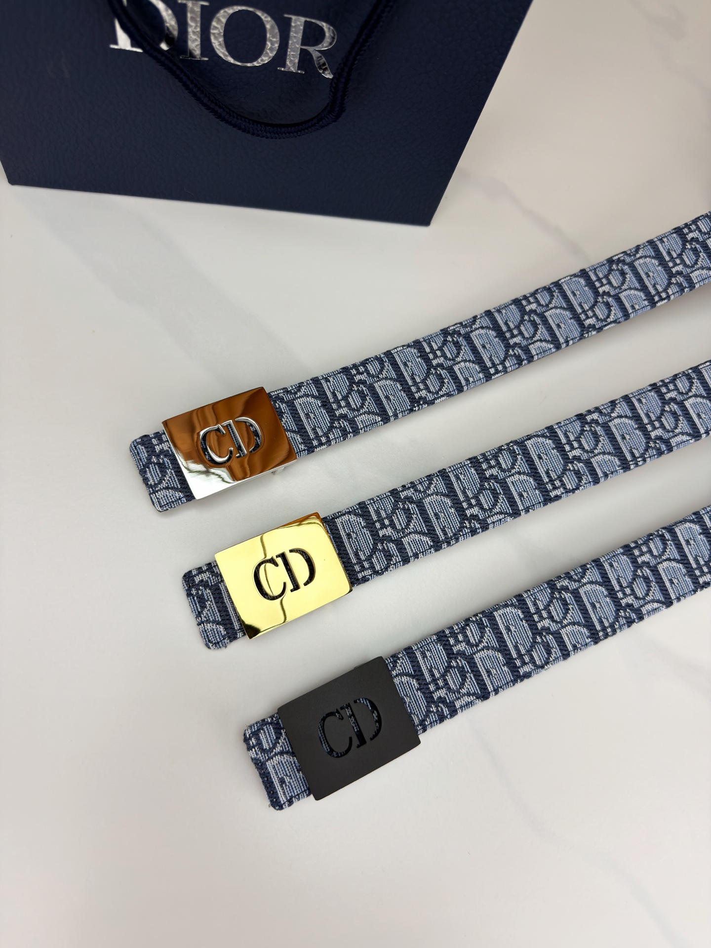 Dior 迪奥3.5cm宽度腰带 甄选经典Oblique老花帆布 蓝白交织纹理隽永复古