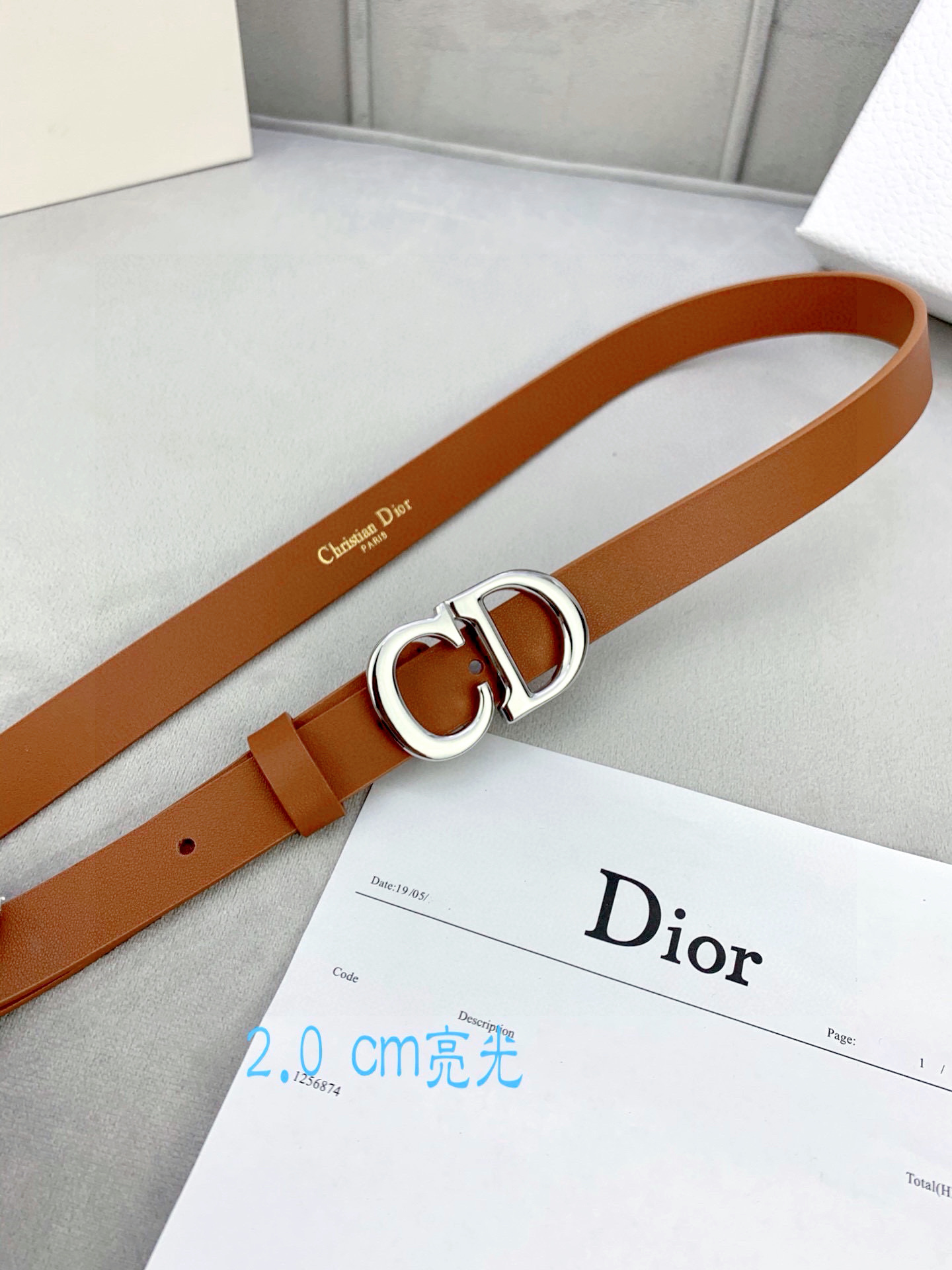 宽度2.0cm Dior（迪奧）爆款平面無線帶身/Saddle进口小牛皮带身金属“CD”标志 採用進口雙
