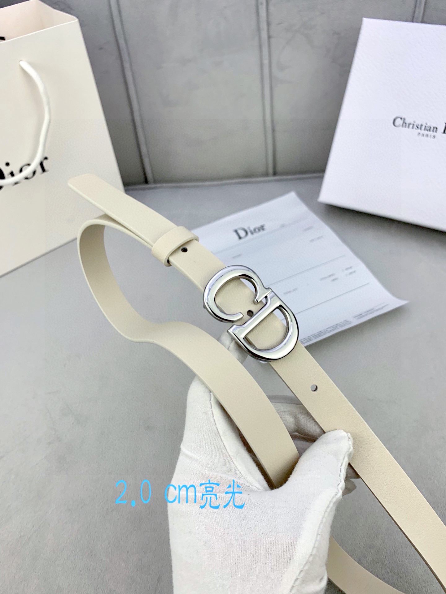 宽度2.0cm Dior（迪奧）爆款平面無線帶身/Saddle进口小牛皮带身金属“CD”标志 採用進口雙