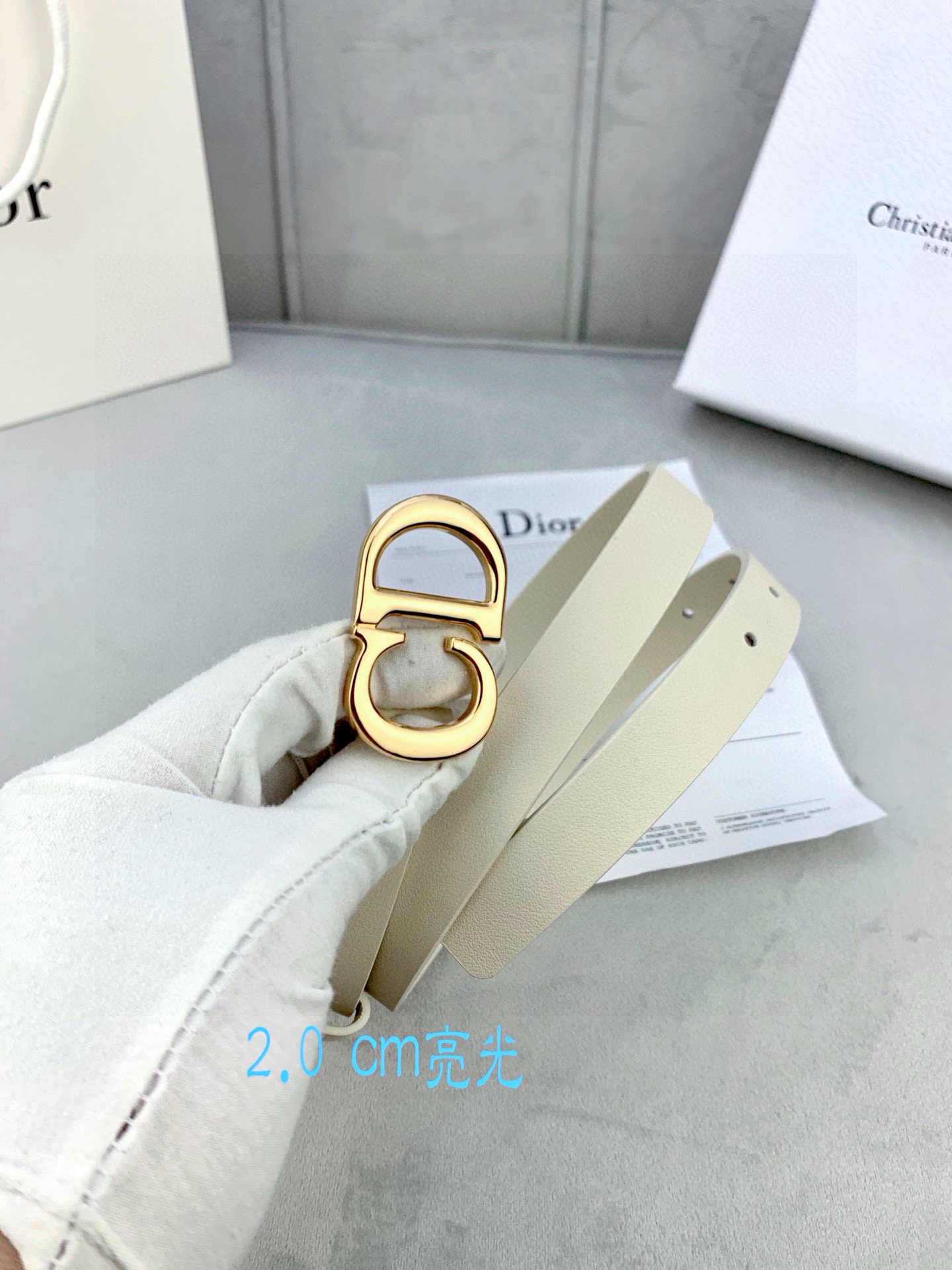 宽度2.0cm Dior（迪奧）爆款平面無線帶身/Saddle进口小牛皮带身金属“CD”标志 採用進口雙