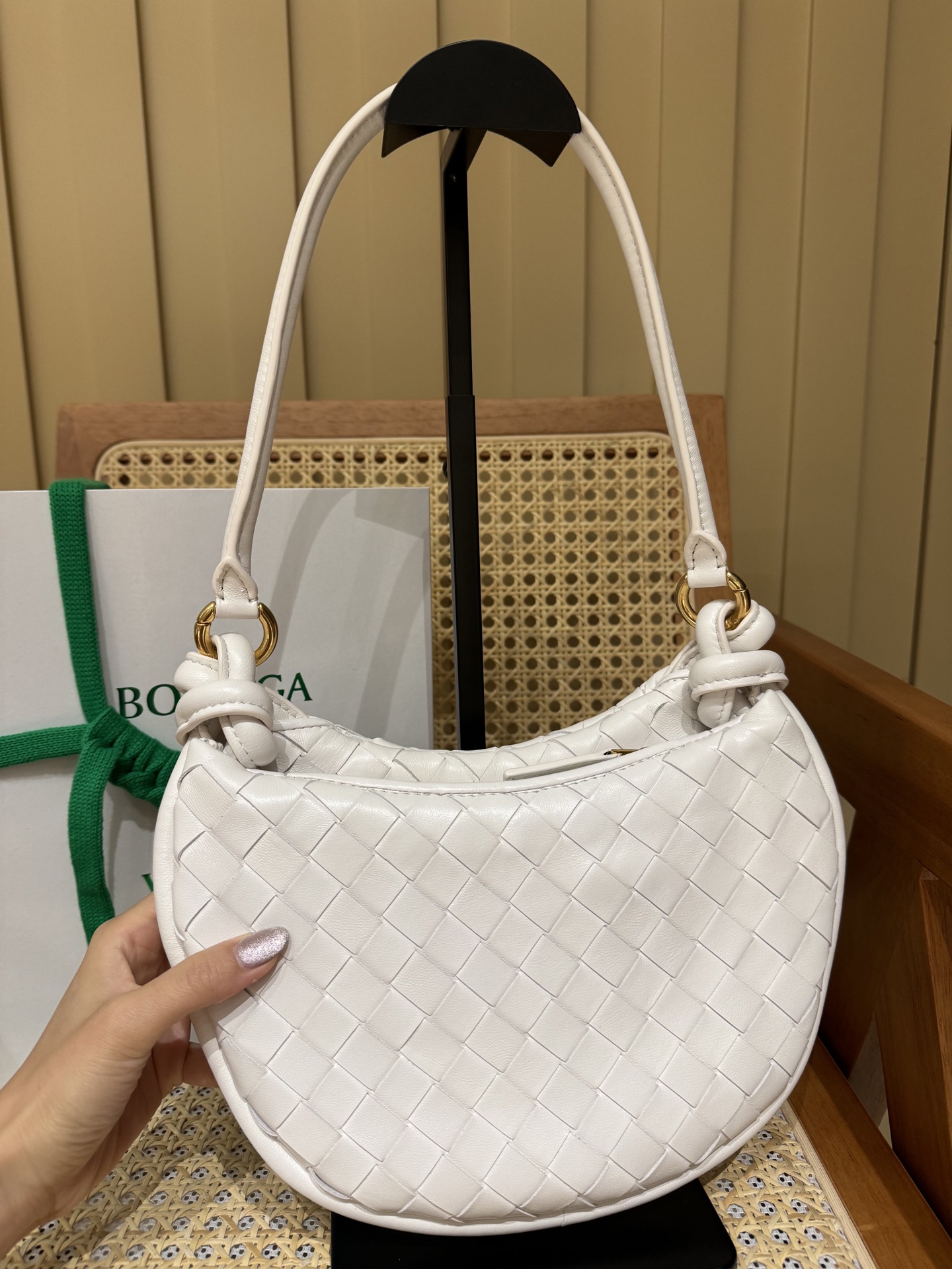 Bottega Veneta White Gemelli Small Shoulder Bag - Woven Leather Elegance 8 i1740500415296 8414 0 6