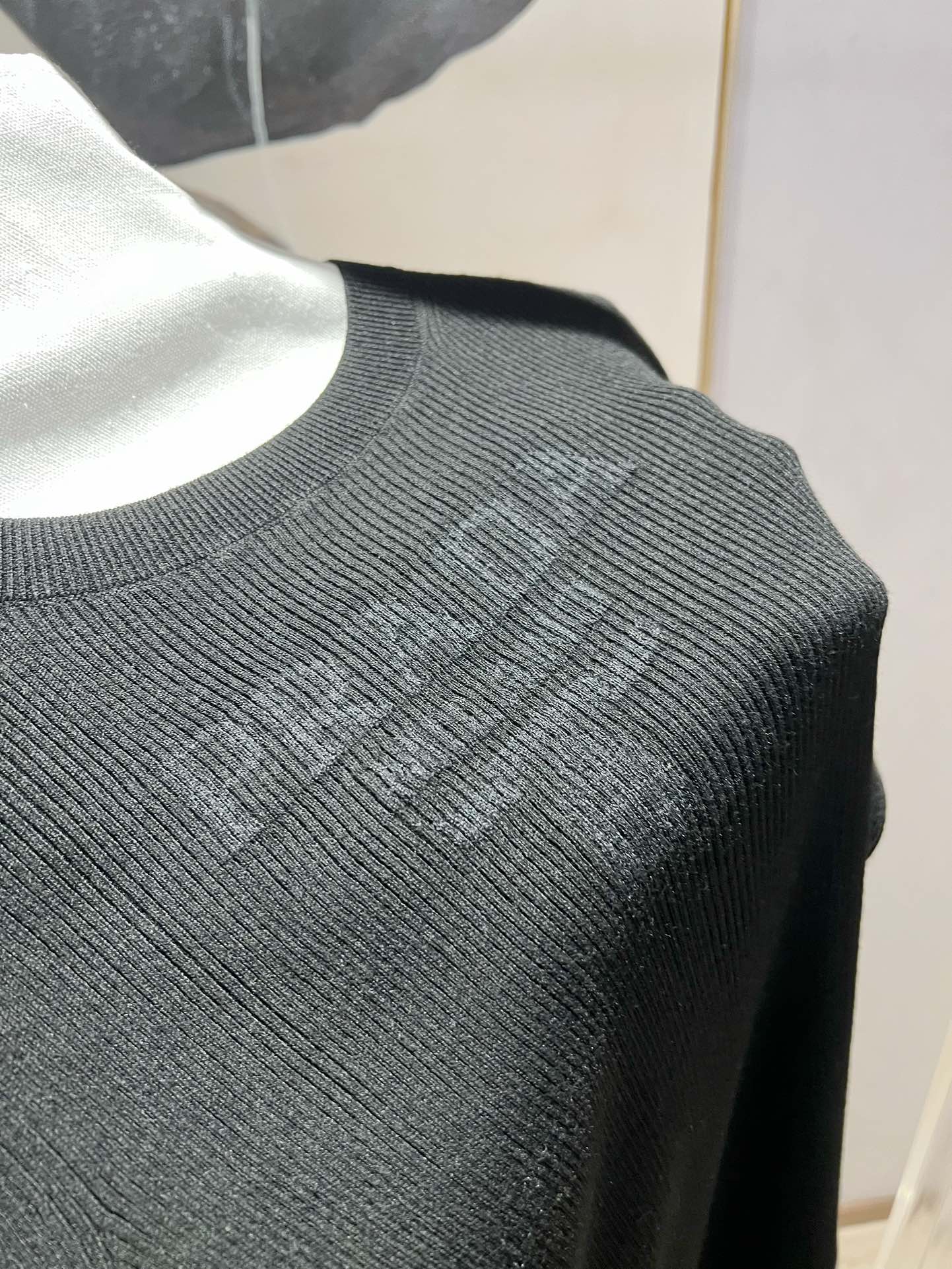 Женский черный джемпер с длинным рукавом Prada