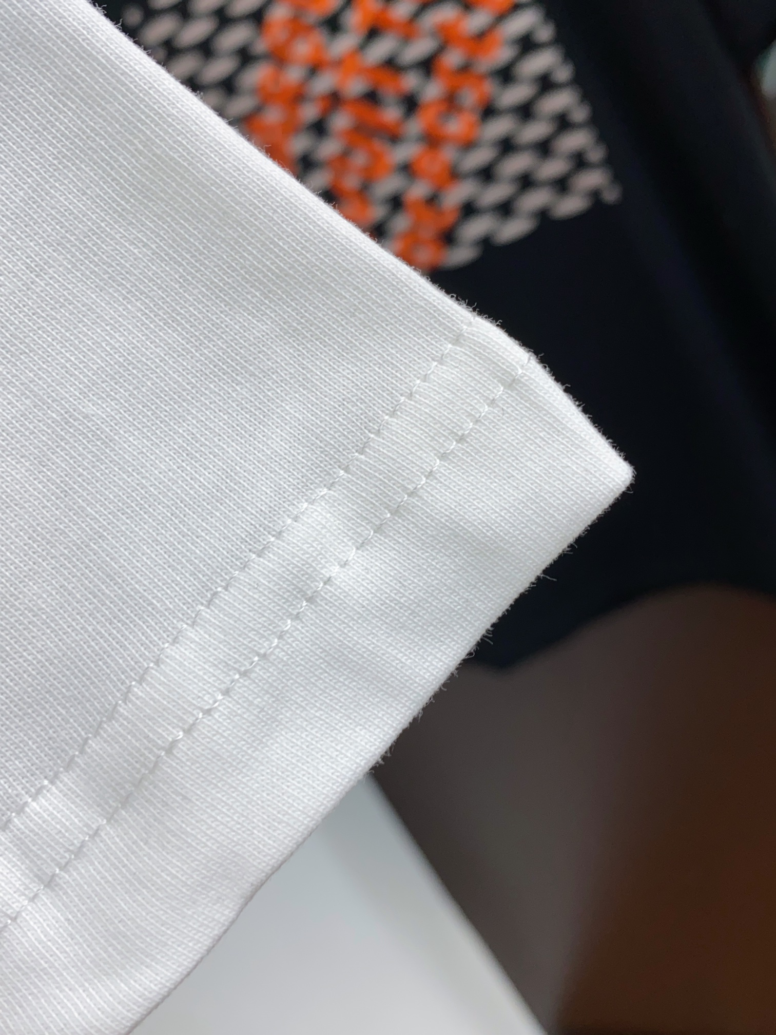 v路易威登修身版型M-3xL24春夏早春新款短袖T恤顶级制作工艺进口纯棉面料手感细腻每个字母饱满立体清晰