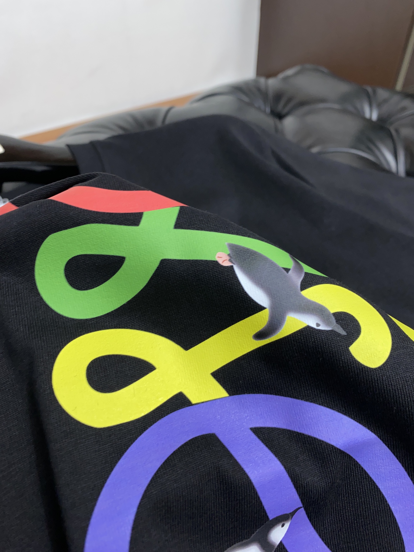 罗意威2024ss新款短袖T恤宽松版型xs-L这款短袖T以今年专柜品牌logo设计元素展现了品牌独特的艺