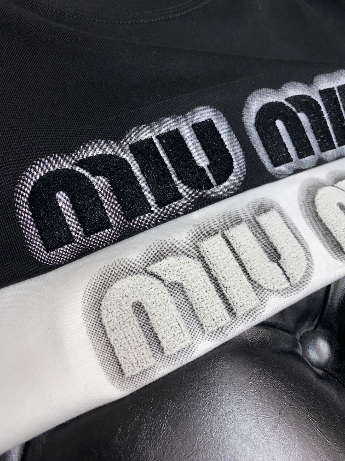 MiuMiu阔版型M-XXXL24SS最新最顶级版本字母卡通刺绣潮牌百搭短袖定制工艺进口面料专柜复刻印花