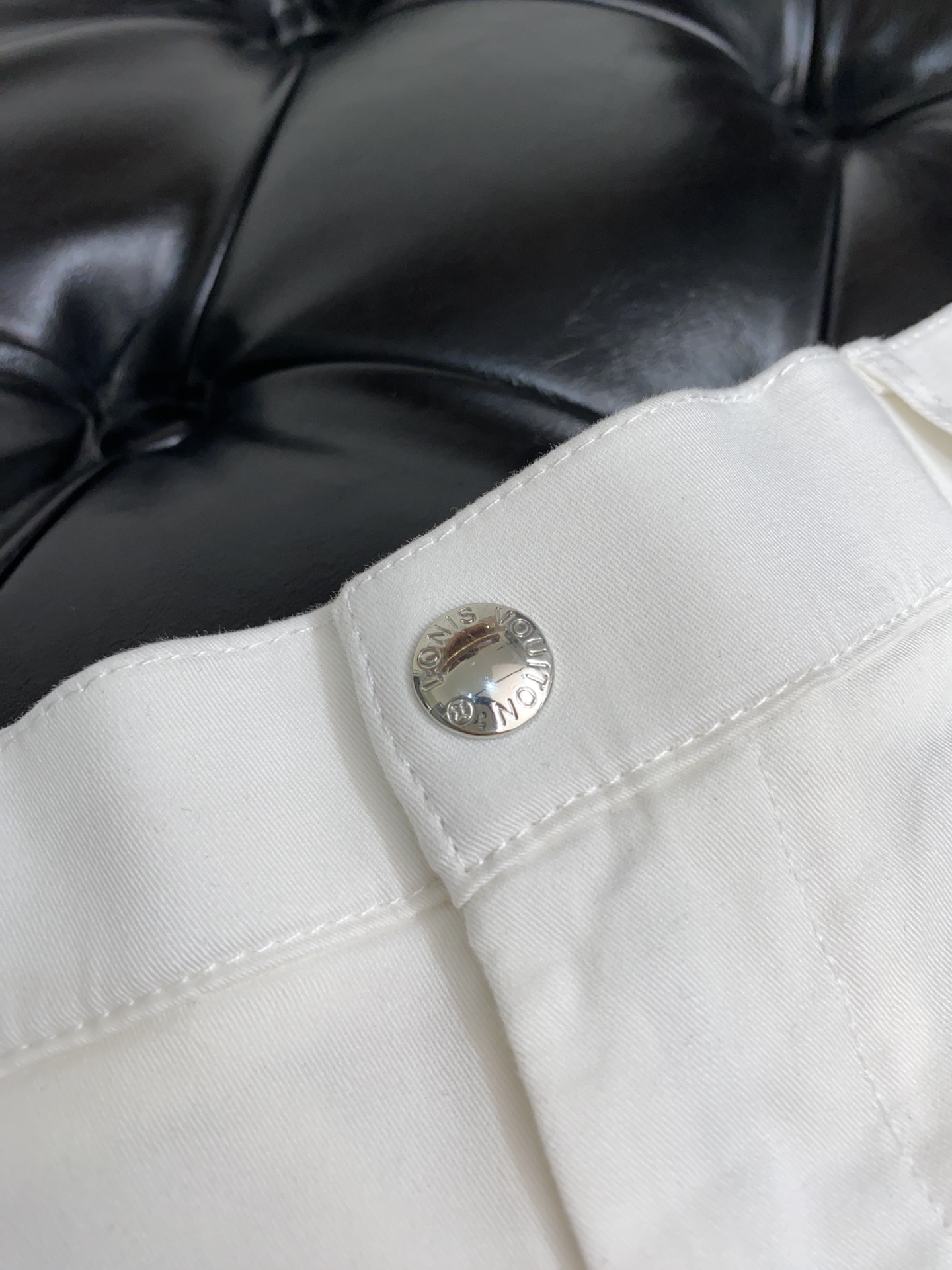 v路易威登贸易公司渠道订单顶级4袋休闲短裤高端限量版极品牛货白金级完美品相定制专柜定单面料直接入专柜性质