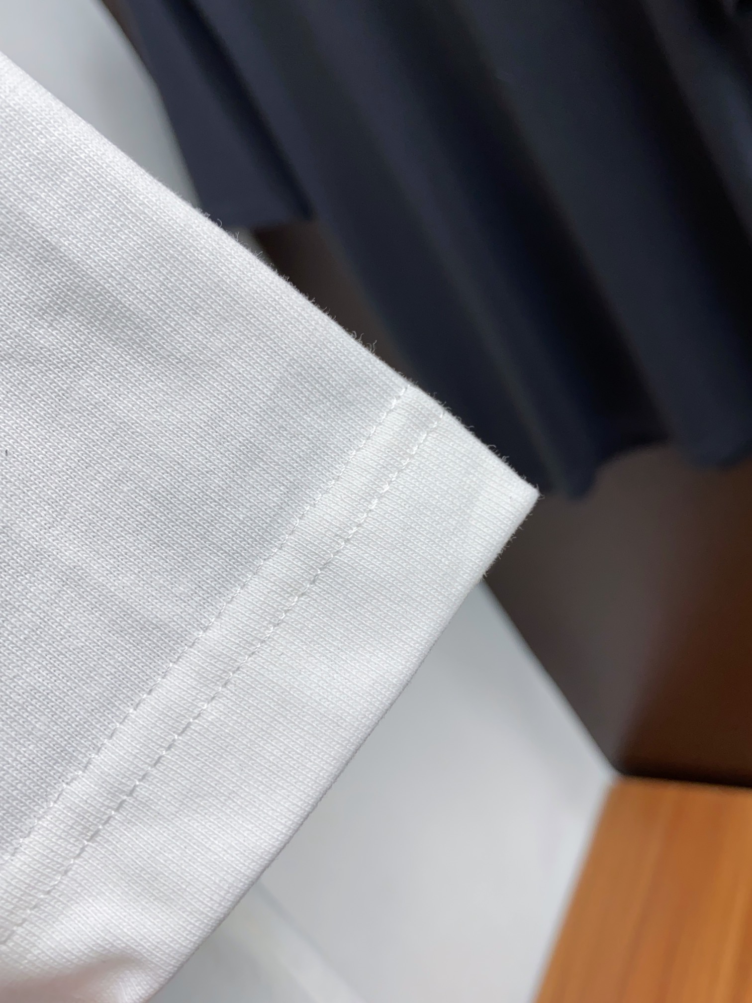 kenzo24s夏季全品相圆领短袖T恤采用280g纯棉面料.胸口年印花对应后幅印花满满的立体感和高级感.