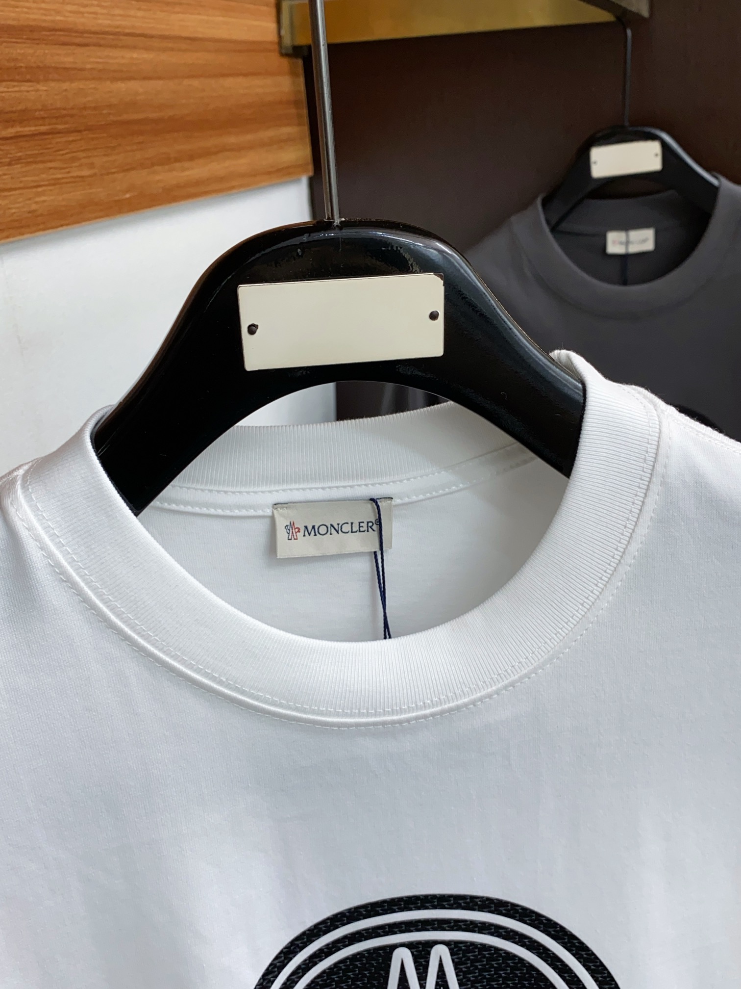 蒙口合身版型S-2xL24春夏早春新款短袖T恤顶级制作工艺进口纯棉面料手感细腻每个字母饱满立体清晰,一眼