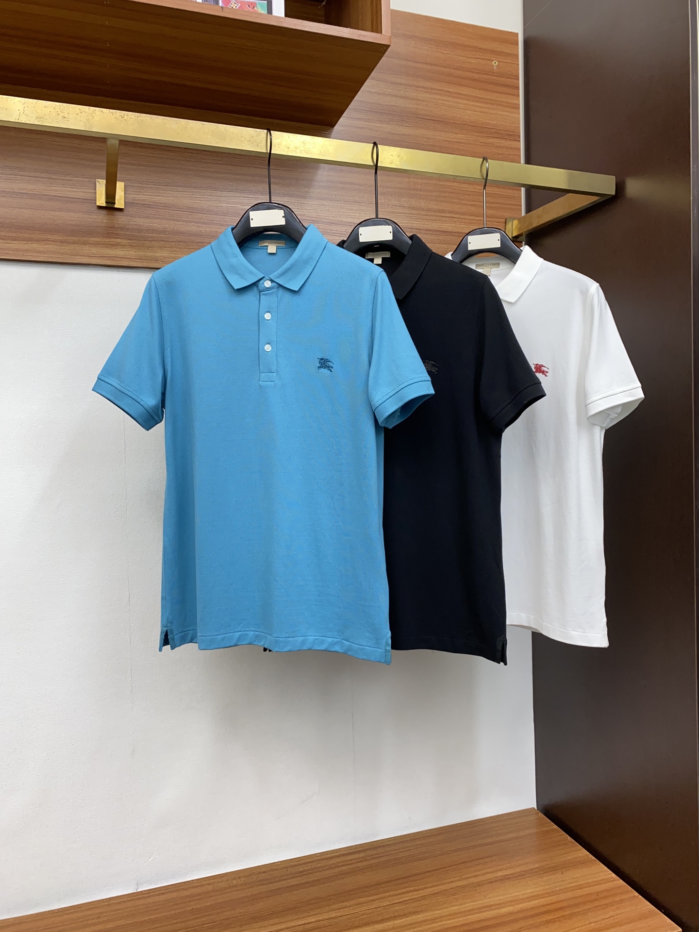  巴宝莉 2025春夏最新，官网春夏新款男士短袖翻领Polo衫，高端定制原版珠地棉面料 穿着舒适、丝滑透