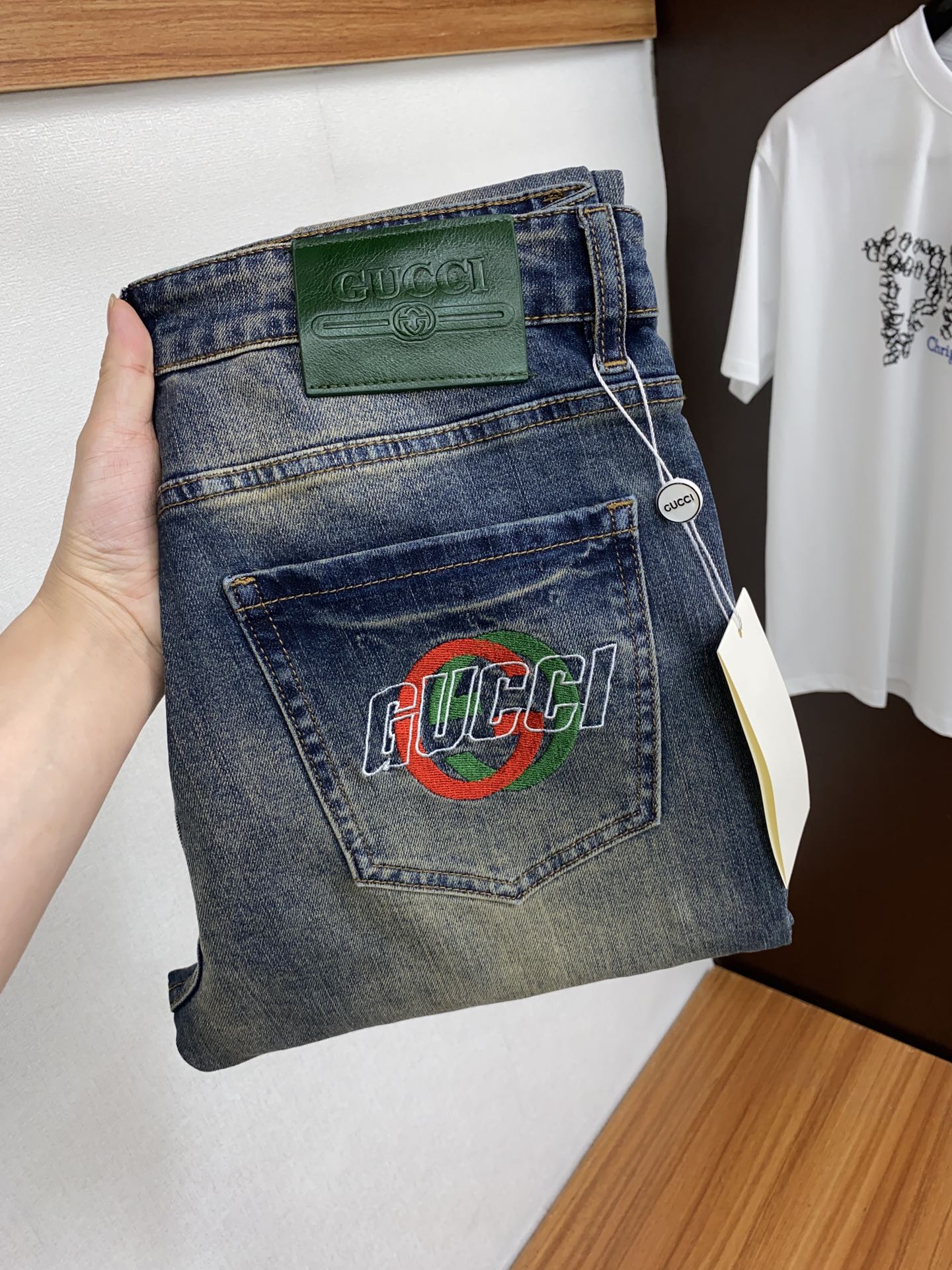 Gucci nuevo estilo de principios de otoño 24, jeans de hombre de fábrica original con tela y lavado originales. Tela el…