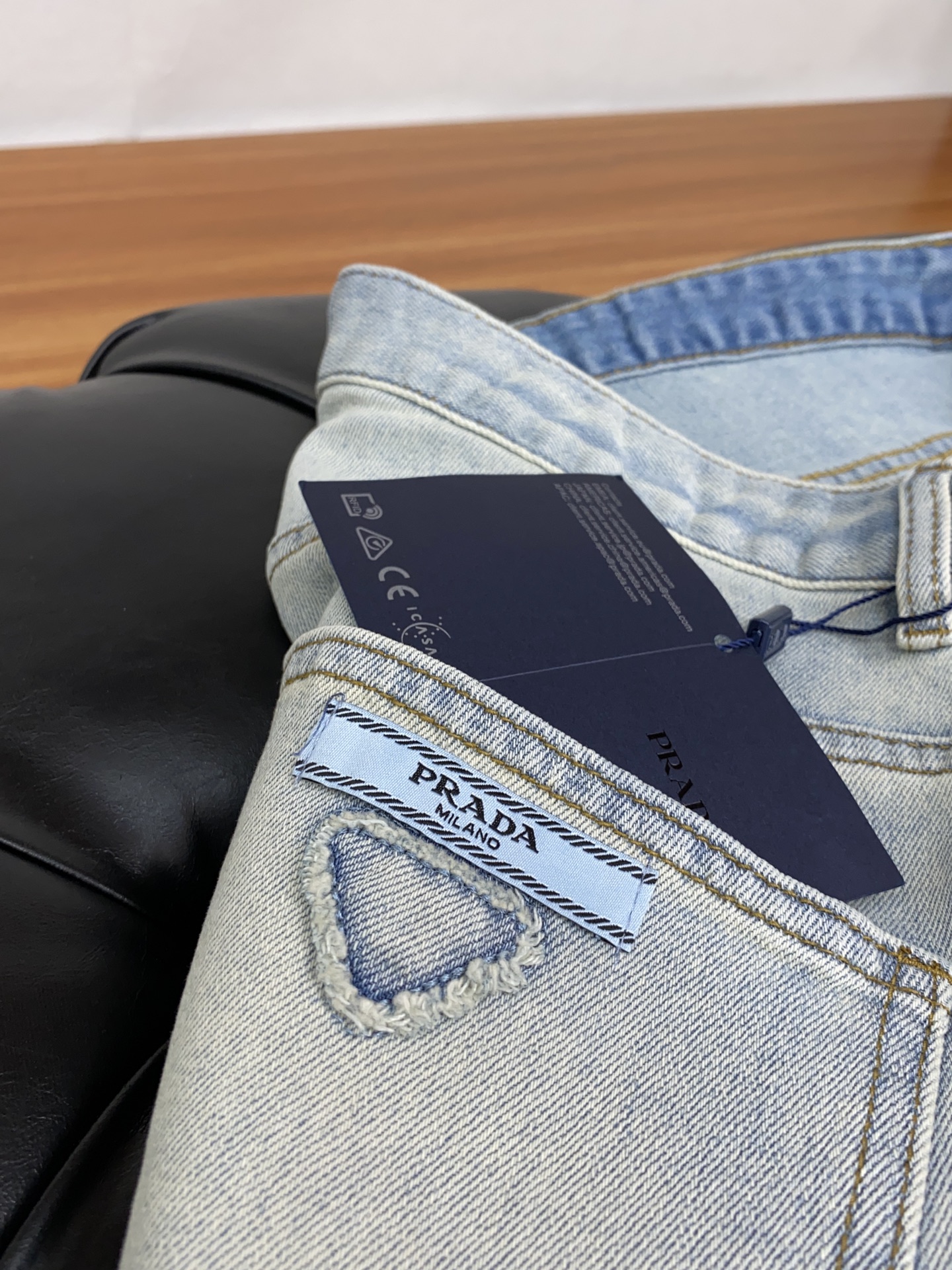 Prada 2024 SS Men’s Washed Jeans: Original, Stylish, Crafted with Japanese Fabric. - 图片 6