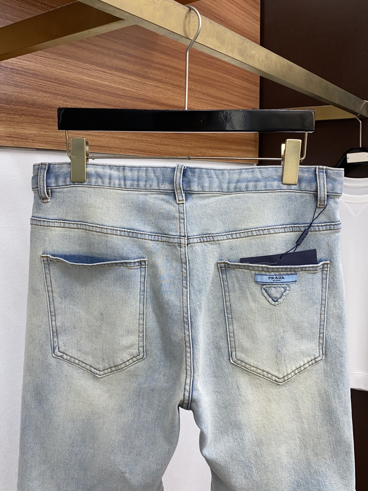 Prada 2024 SS Men’s Washed Jeans: Original, Stylish, Crafted with Japanese Fabric. - 图片 9