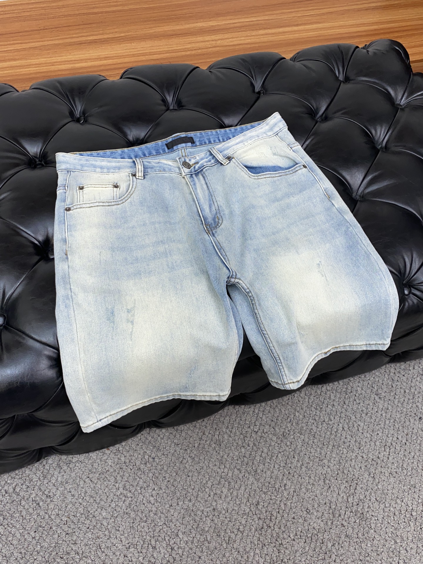 Prada 2024 SS Men’s Washed Jeans: Original, Stylish, Crafted with Japanese Fabric. - 图片 7