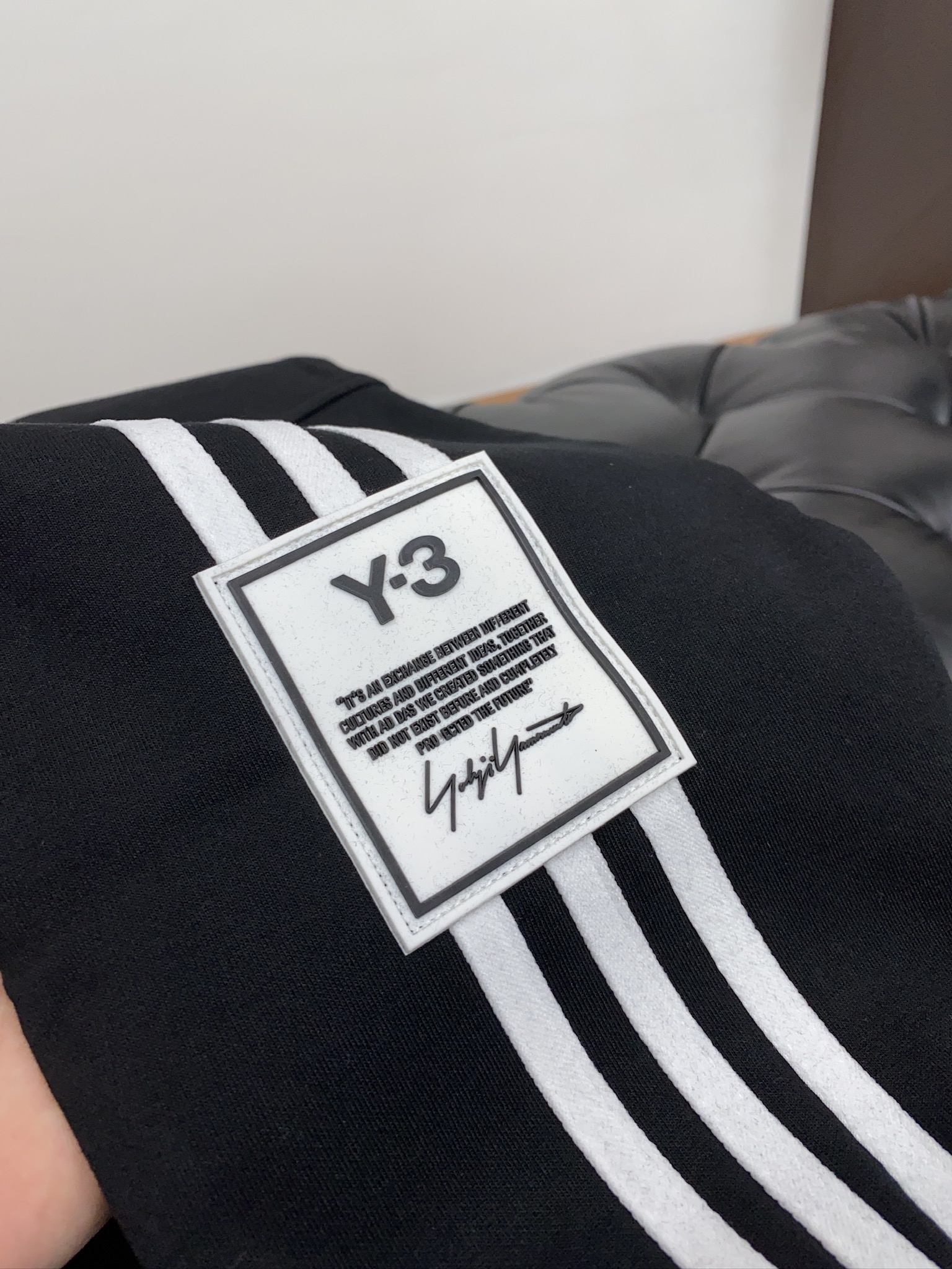 Y-3专柜新品同步上市原单订制高品质时尚休闲裤超级百搭款独家定制面料手感细腻柔软贴身舒适上身超有型！原版