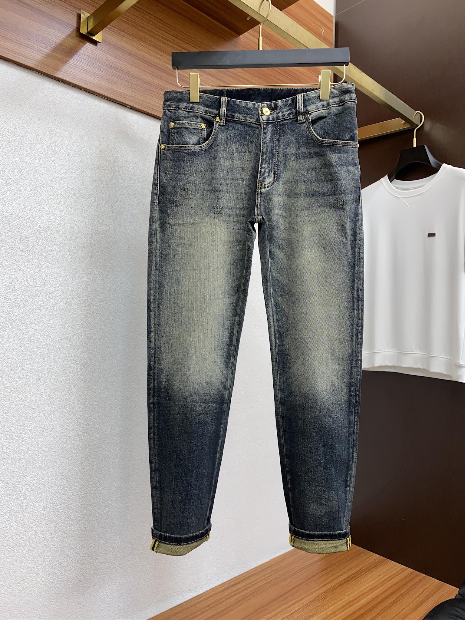  范思哲 24男士牛仔裤原厂原布原洗水！进口原版水洗弹力面料，复杂的手工艺叠加，任何一个洗水环节多停留几