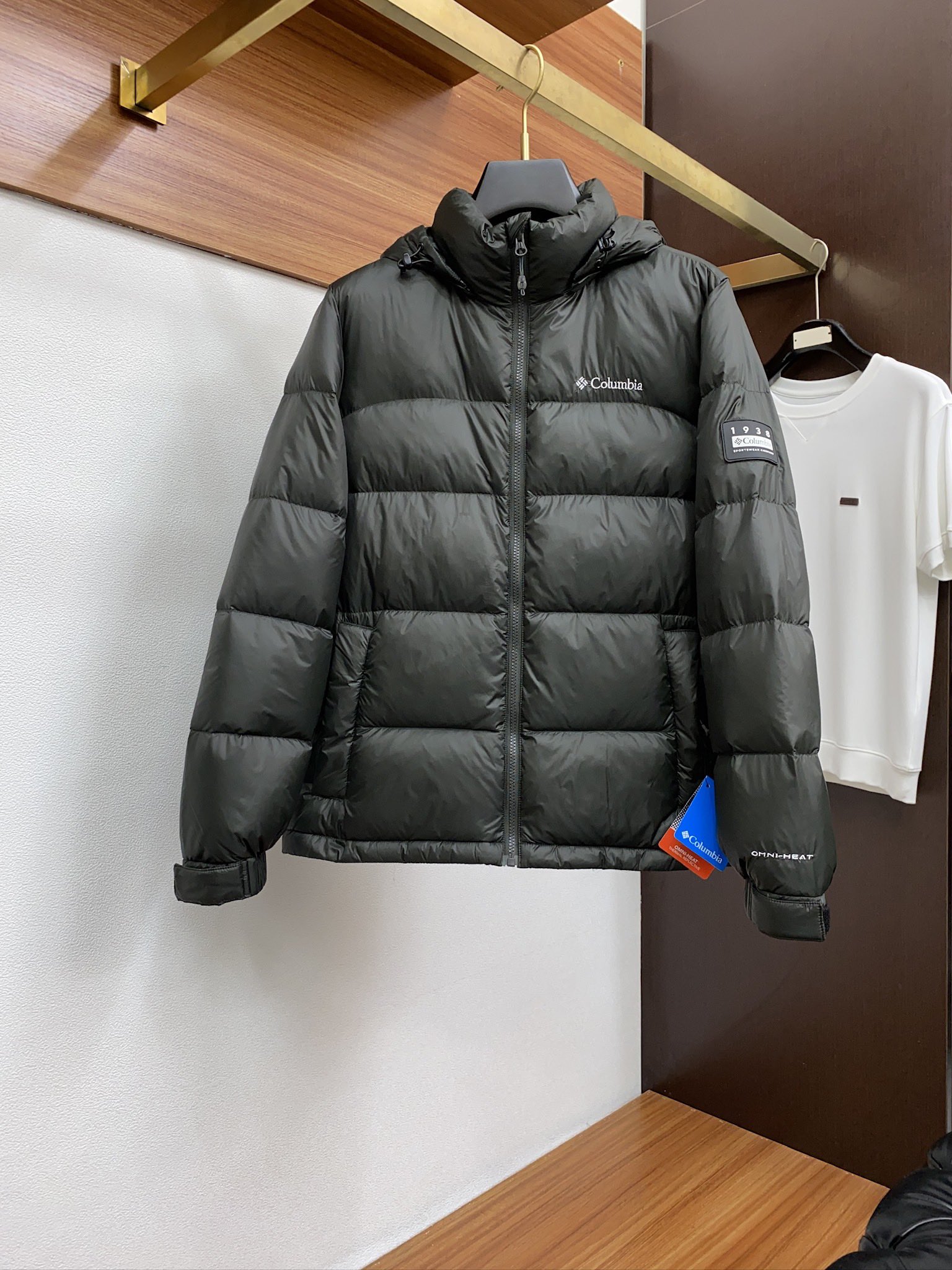 NO:117248,Supports the New Year's Return and Exchange. Colombia's new down jacket for autumn and winter. Original 1:1 custom hardware accessories are fully imported and customized. Welcome to counter comparison. Absolutely high quality. It uses top-grade 90 white duck down, super soft, fluffy and full, super heavy fabric has a perfect fit. Pay attention to the super comfortable fabric. Exclusive model. Non-market goods. Sizes the same size for men and women. M-2XL, down jacket, alexander wang19860909支持年后退换. 哥伦比亚 秋冬新款羽绒服 原版1:1订制五金配件全进口原版定制 欢迎专柜对比 绝对的高品质 采用顶级90白鸭绒 超柔软 充羽量蓬松饱满 超级重面料做工杠杠的版型完美 注意面料超舒服 独家款 非市场货 男女同款尺码码数.M-2XL,,down jacket,alexander wang,Men's clothing