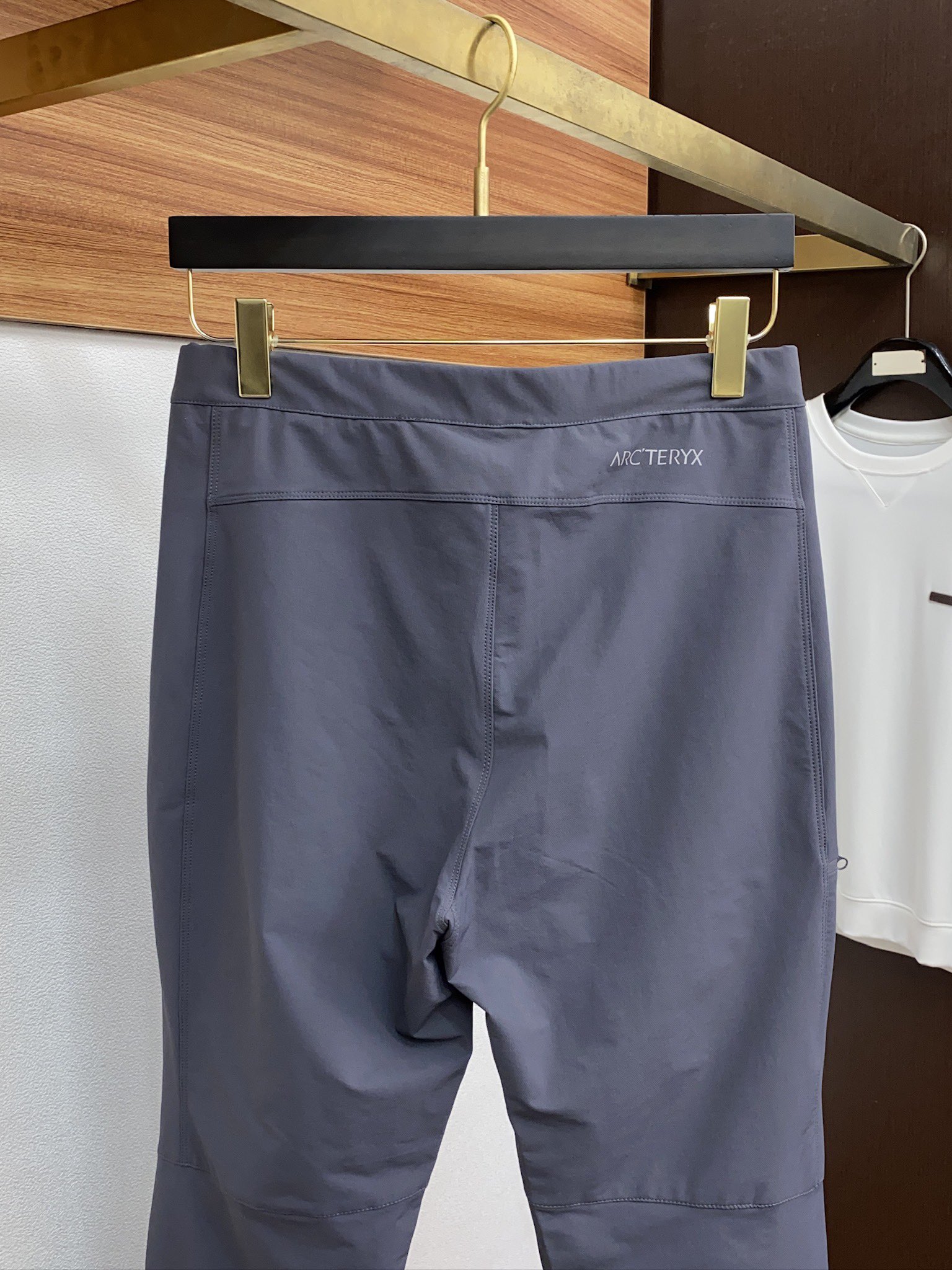  ARC‘TERYX —始祖鸟户外防风保暖透气冬季男士软壳裤！无缝设计 
高热度鸟家户外机能风3D立体修