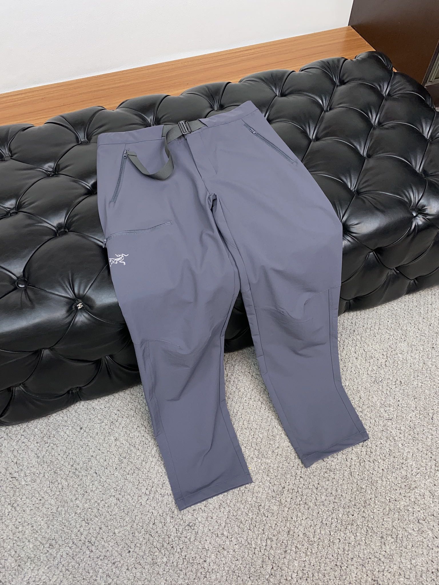  ARC‘TERYX —始祖鸟户外防风保暖透气冬季男士软壳裤！无缝设计 
高热度鸟家户外机能风3D立体修