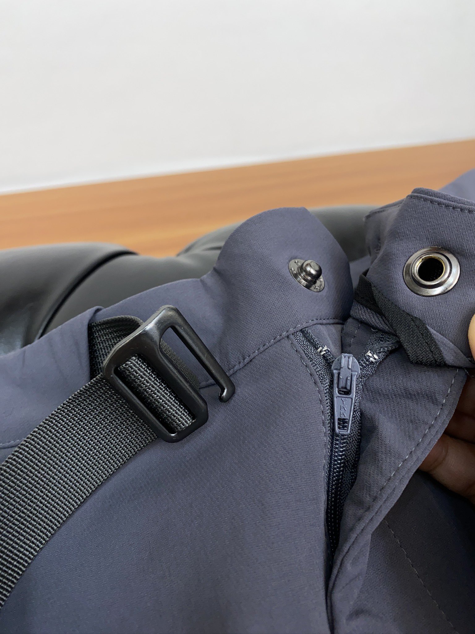  ARC‘TERYX —始祖鸟户外防风保暖透气冬季男士软壳裤！无缝设计 
高热度鸟家户外机能风3D立体修