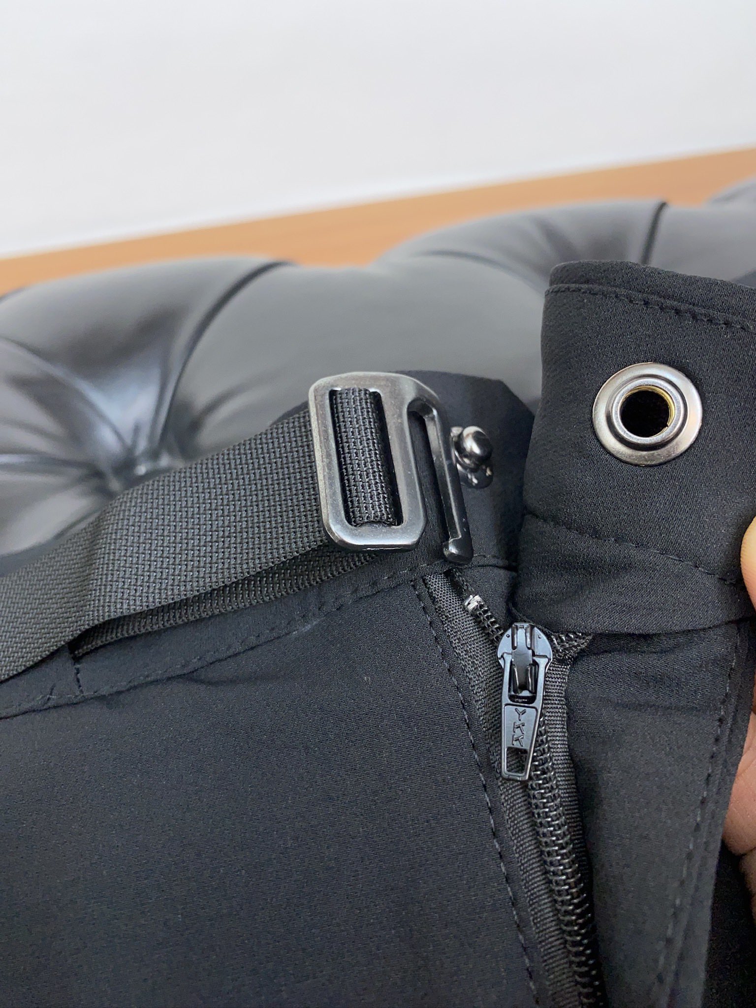 ARC‘TERYX —始祖鸟户外防风保暖透气冬季男士软壳裤！无缝设计 高热度鸟家户外机能风3D立体修身裁