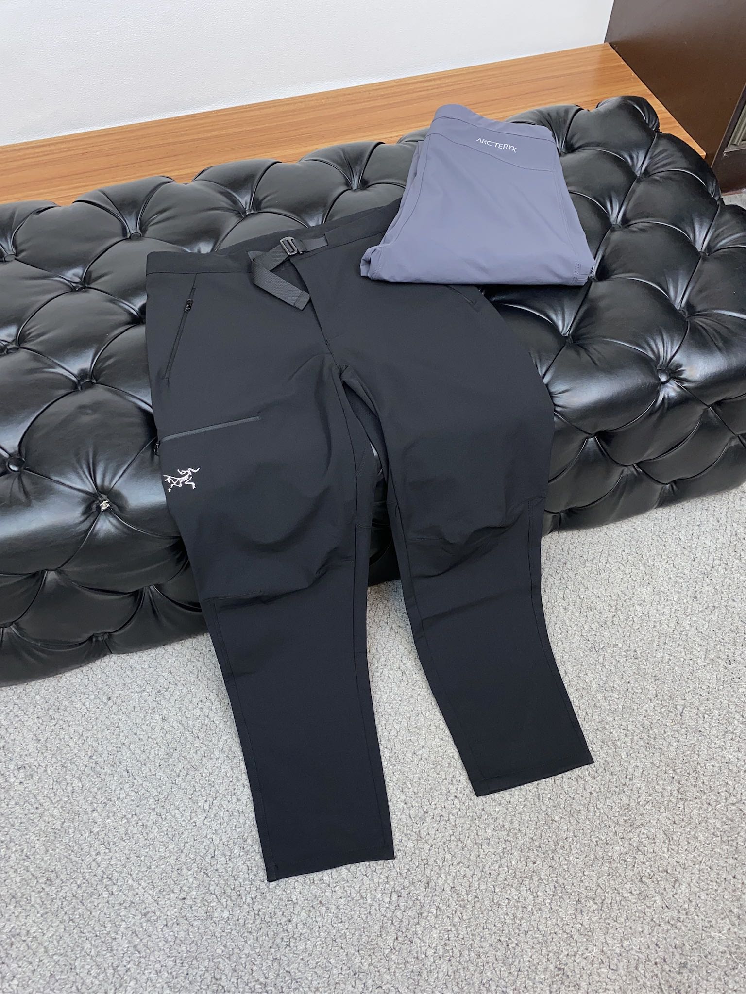 ARC‘TERYX —始祖鸟户外防风保暖透气冬季男士软壳裤！无缝设计 高热度鸟家户外机能风3D立体修身裁