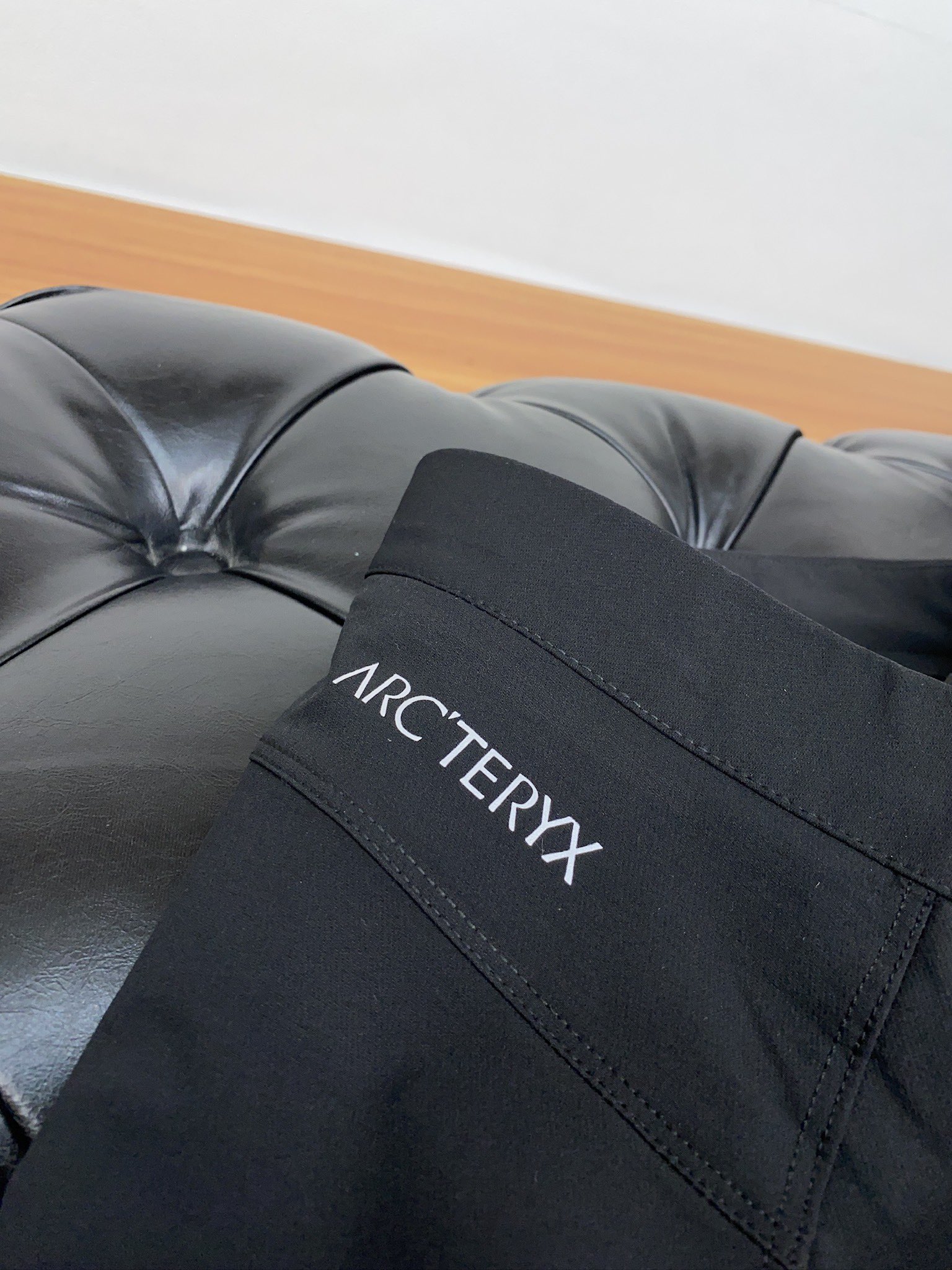 ARC‘TERYX —始祖鸟户外防风保暖透气冬季男士软壳裤！无缝设计 高热度鸟家户外机能风3D立体修身裁