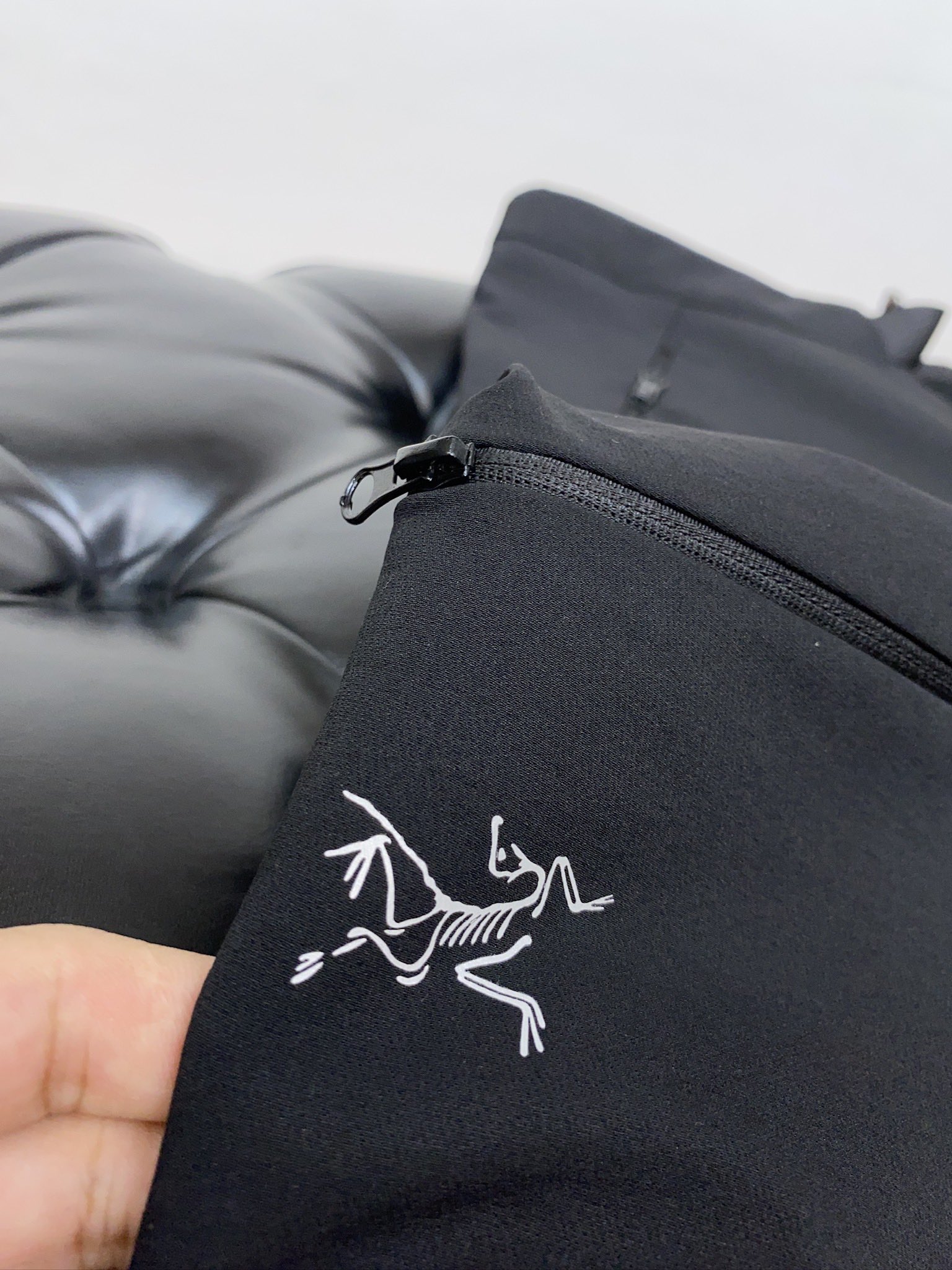 ARC‘TERYX —始祖鸟户外防风保暖透气冬季男士软壳裤！无缝设计 高热度鸟家户外机能风3D立体修身裁
