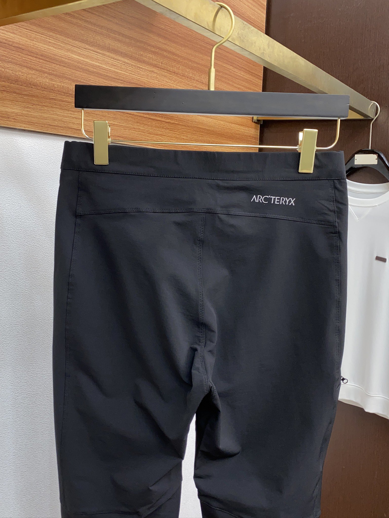 ARC‘TERYX —始祖鸟户外防风保暖透气冬季男士软壳裤！无缝设计 高热度鸟家户外机能风3D立体修身裁