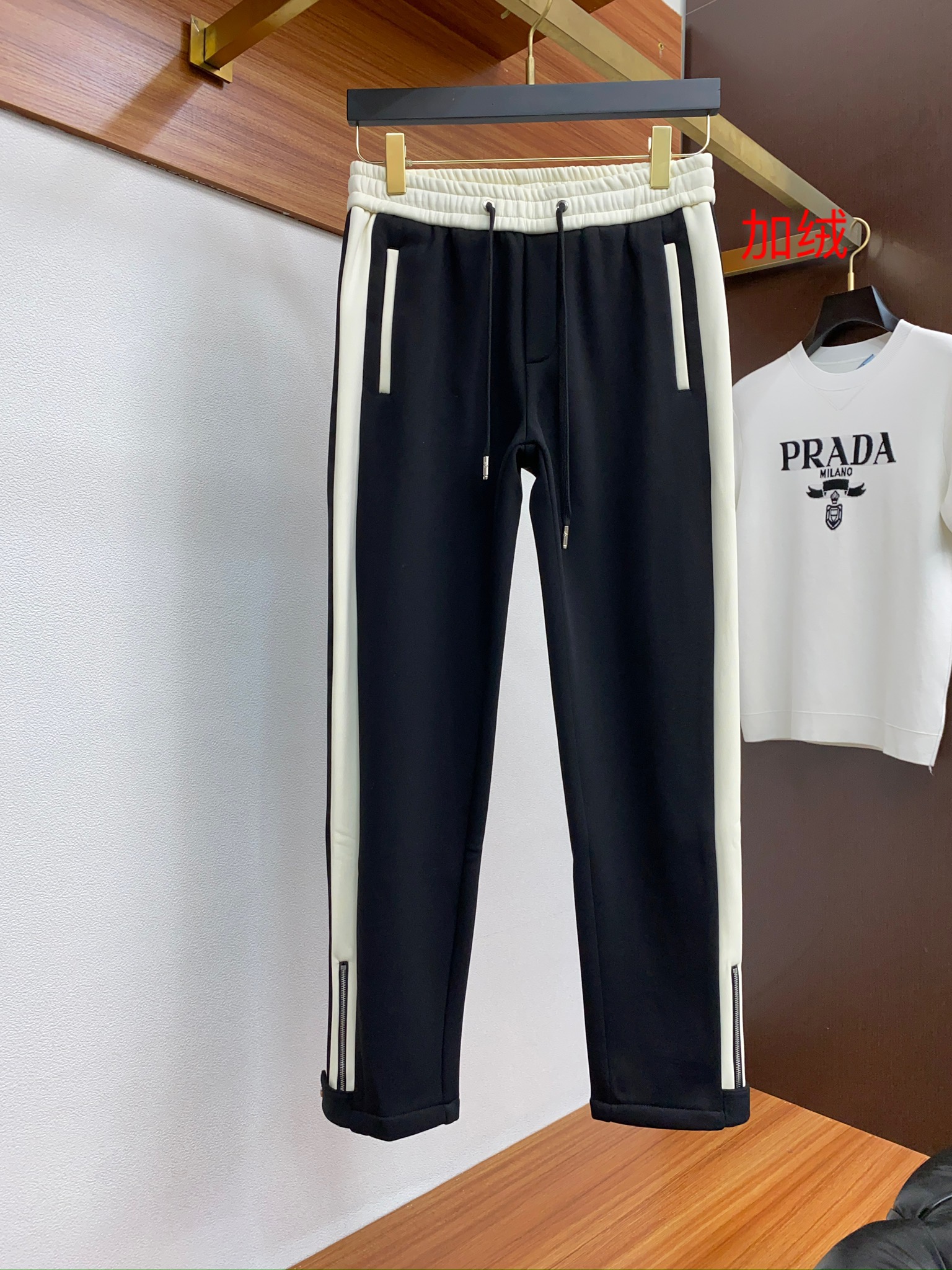 蒙口 24S秋冬男新款工艺休闲裤.加绒裤！经典！！！高端纯棉坑条绒纹复合高级不倒绒面料打造.贴身质地柔软