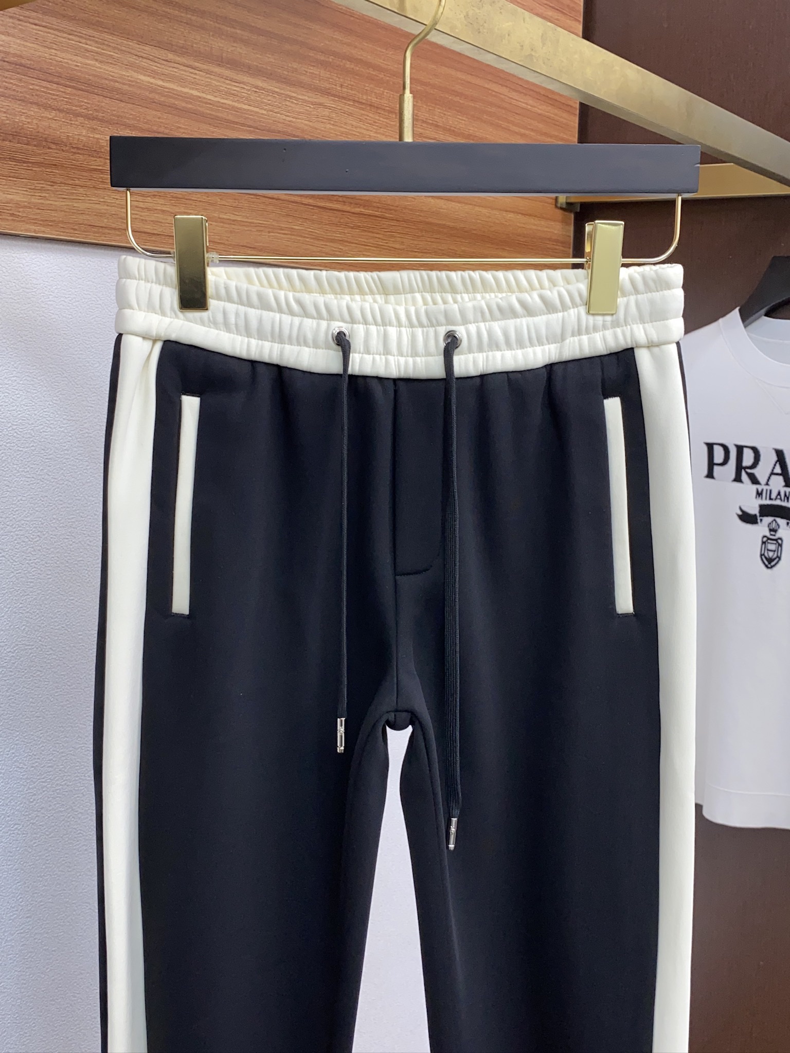 蒙口 24S秋冬男新款工艺休闲裤.加绒裤！经典！！！高端纯棉坑条绒纹复合高级不倒绒面料打造.贴身质地柔软