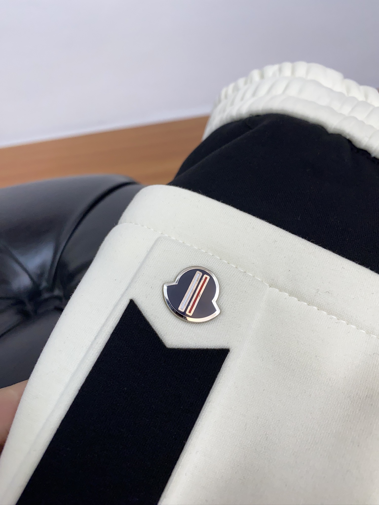 蒙口 24S秋冬男新款工艺休闲裤.加绒裤！经典！！！高端纯棉坑条绒纹复合高级不倒绒面料打造.贴身质地柔软