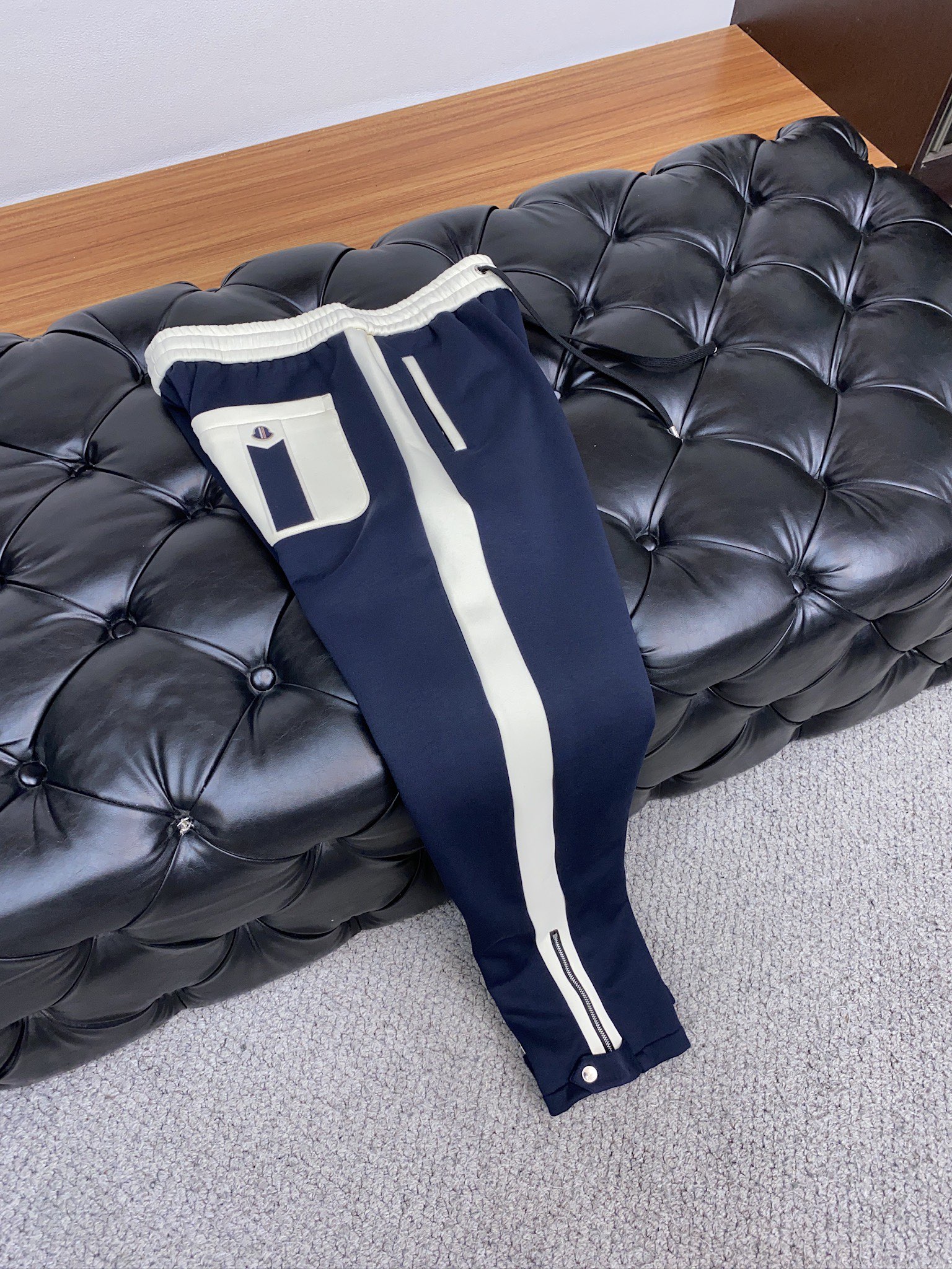 蒙口 24S秋冬男新款工艺休闲裤.加绒裤！经典！！！高端纯棉坑条绒纹复合高级不倒绒面料打造.贴身质地柔软