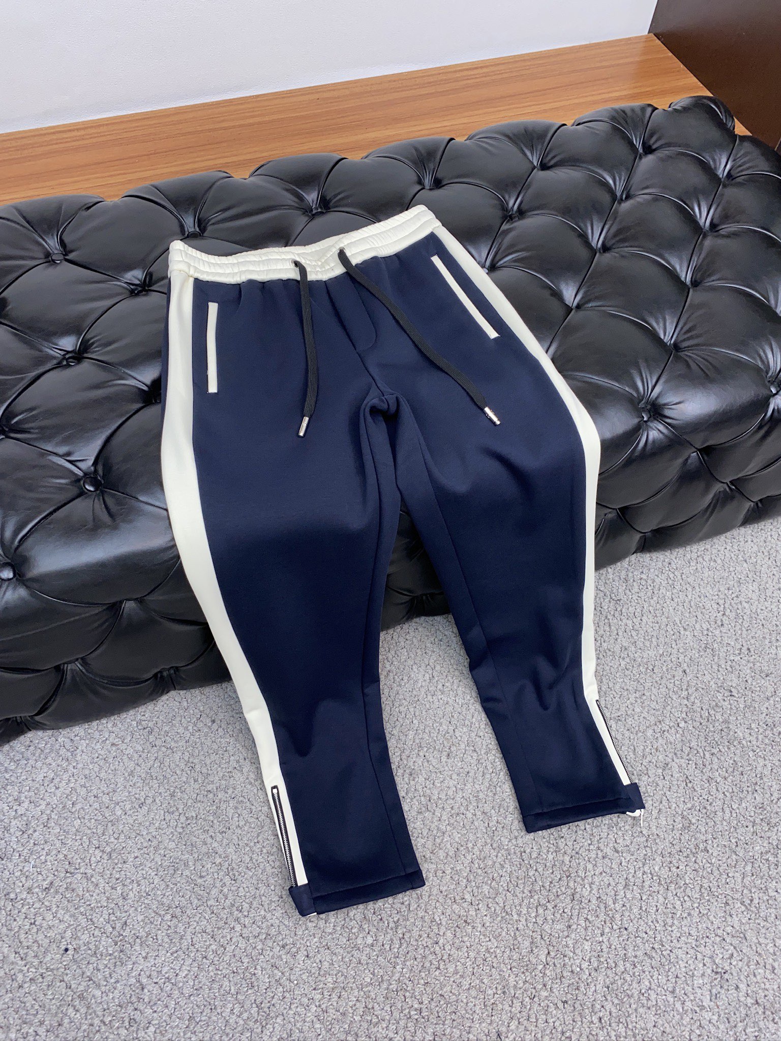 蒙口 24S秋冬男新款工艺休闲裤.加绒裤！经典！！！高端纯棉坑条绒纹复合高级不倒绒面料打造.贴身质地柔软