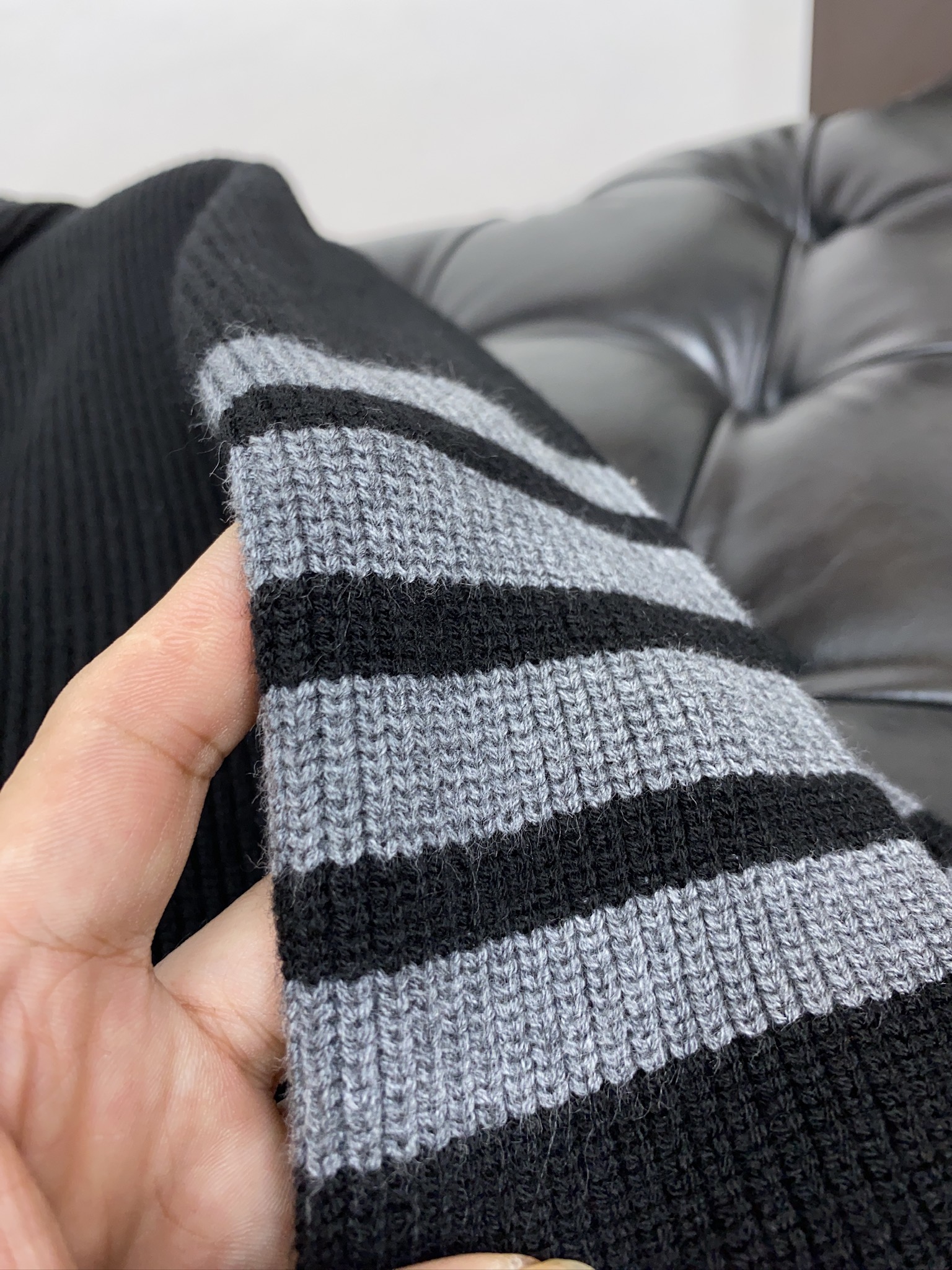 TB 重磅推荐！2025aw秋冬新款 专柜同步 时尚经典基础款百分百羊毛拉链毛衣开衫 秋冬必备款 采用针