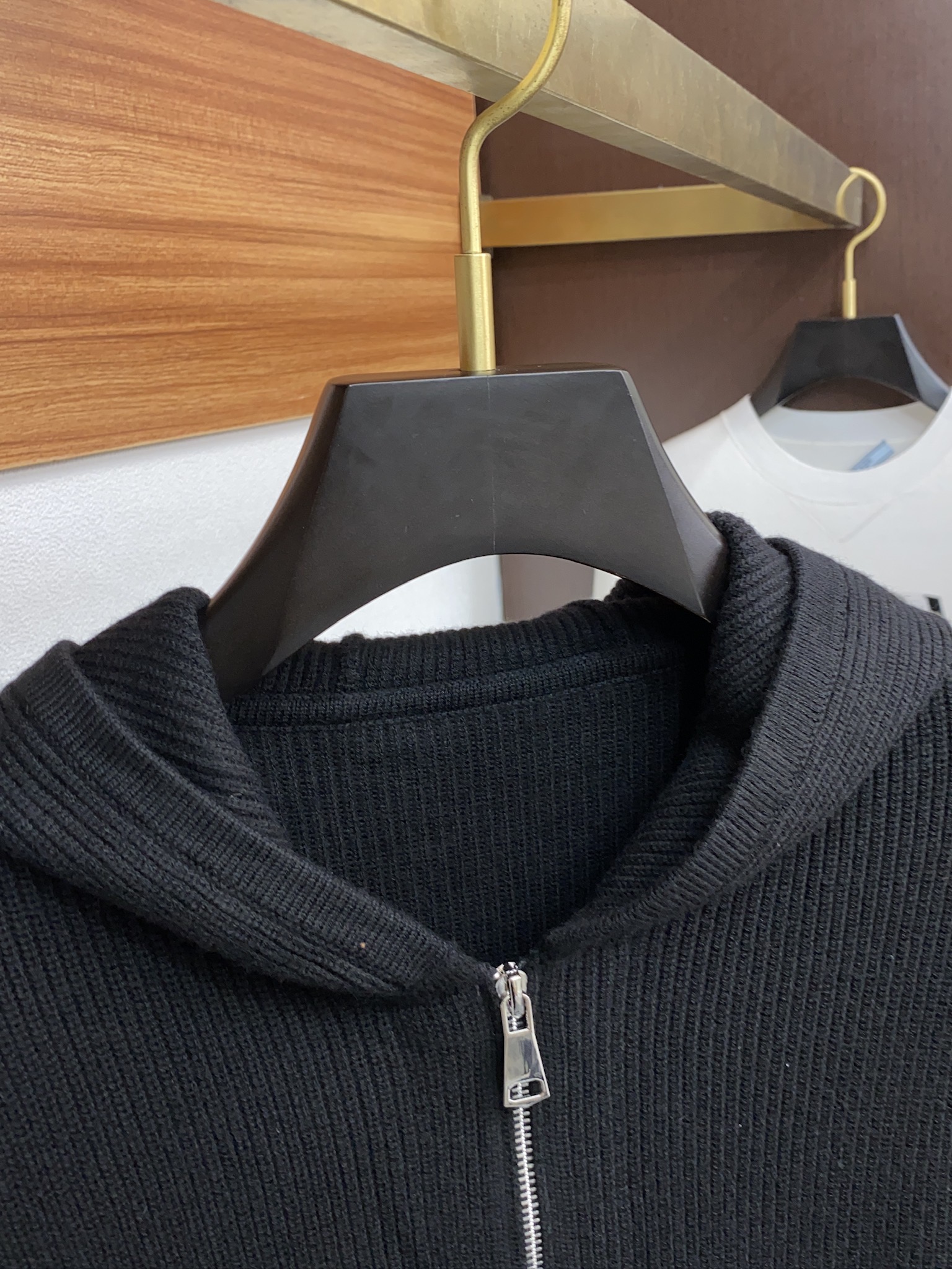 TB 重磅推荐！2025aw秋冬新款 专柜同步 时尚经典基础款百分百羊毛拉链毛衣开衫 秋冬必备款 采用针