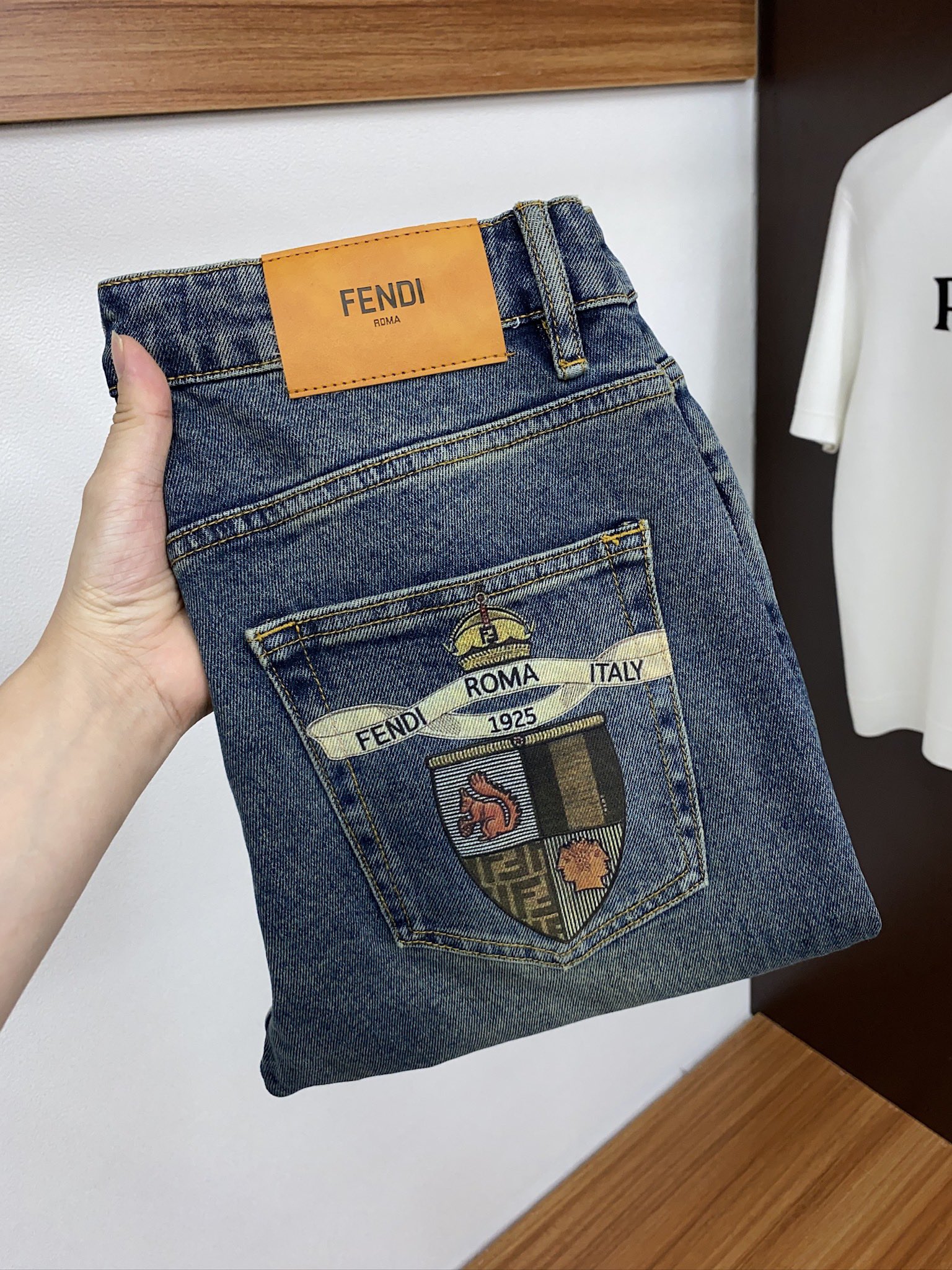 Fendi Boutique
 Vêtements Jeans Hommes Collection automne – hiver La chaîne