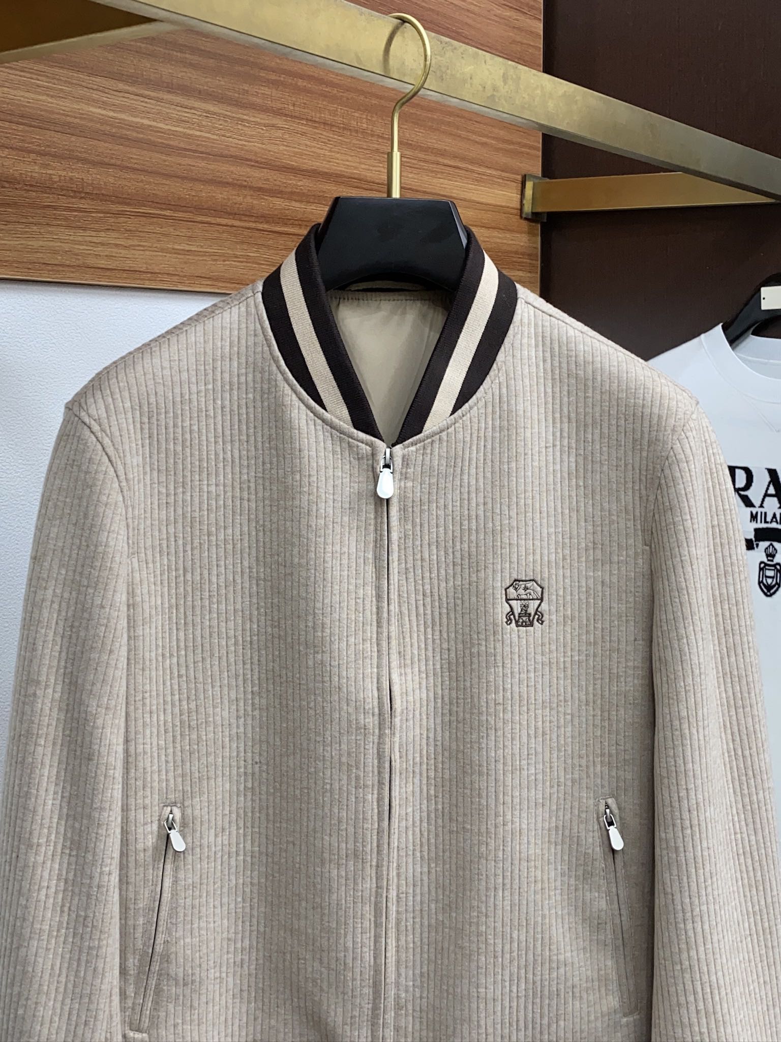 2024 New Customizable Hooded Jackets with Stylish Baseball Design - 图片 2