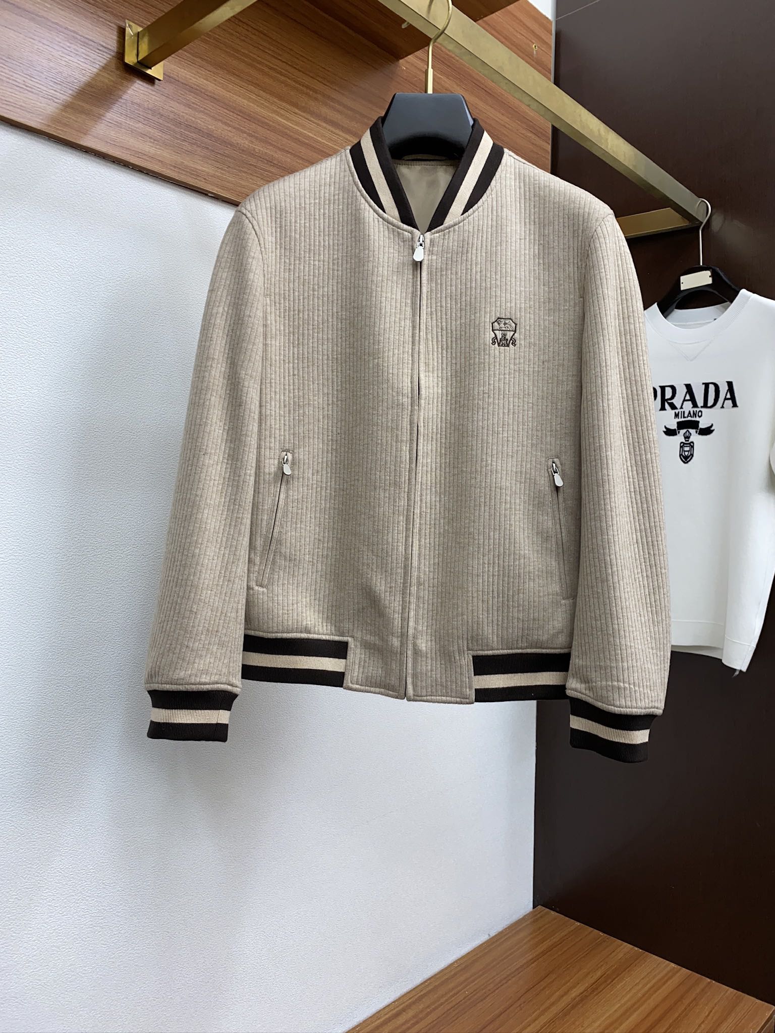 2024 New Customizable Hooded Jackets with Stylish Baseball Design