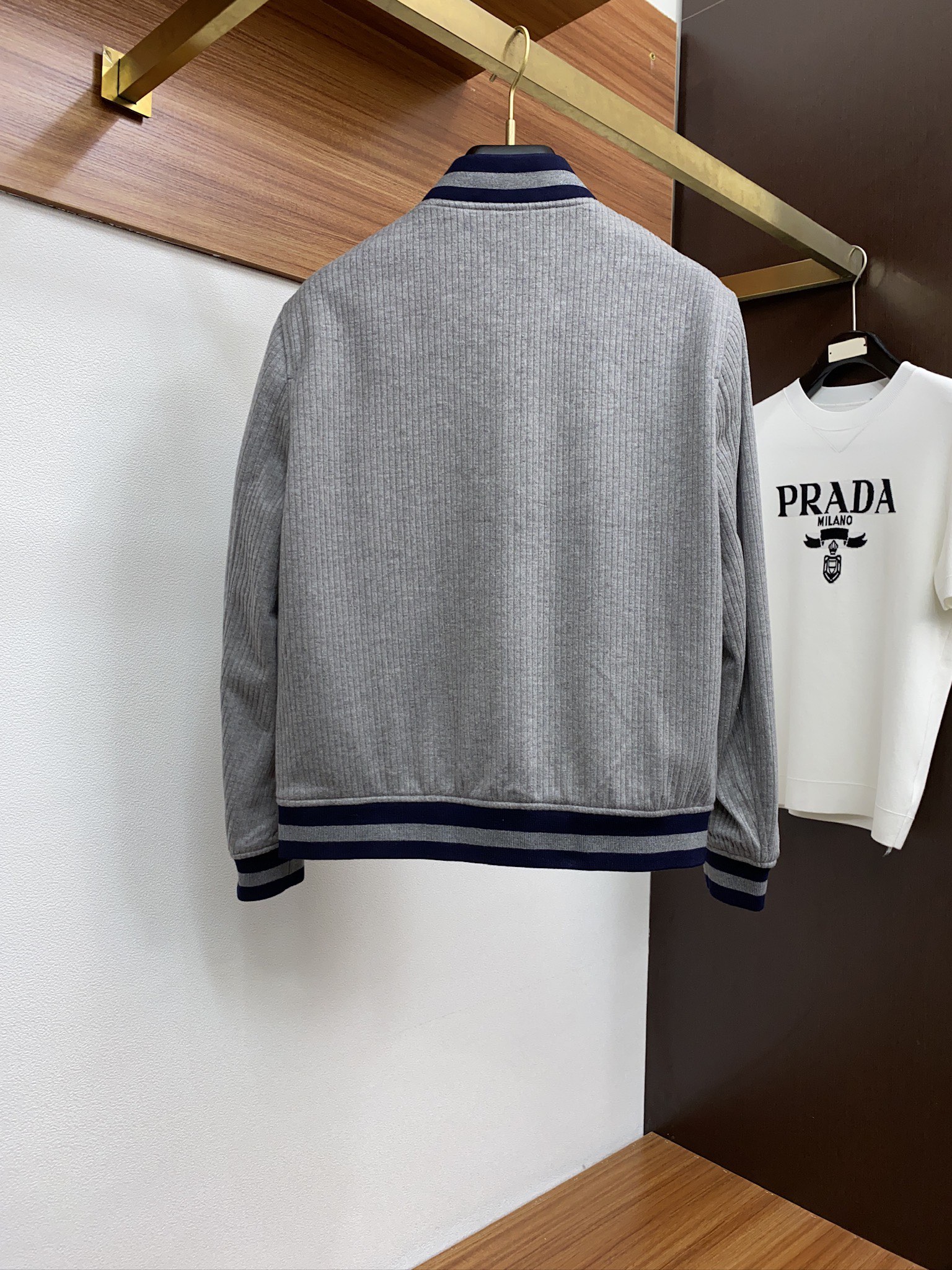 2024 New Hooded Jacket with Customizable Fabric and Stylish Design - 图片 9