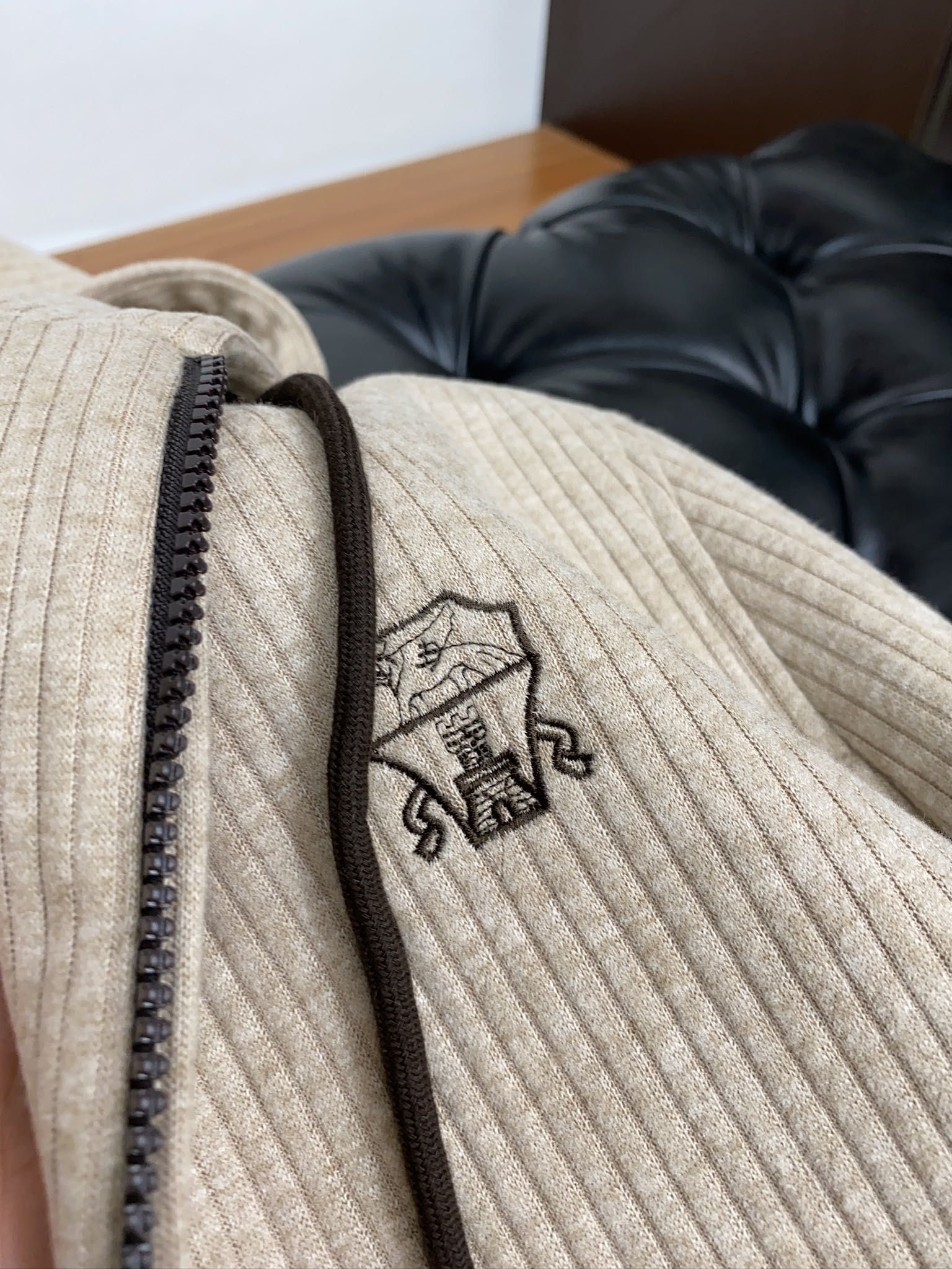 2024 New Hooded Jacket: Customizable, Wrinkle-Resistant, Fashionable Design - 图片 6