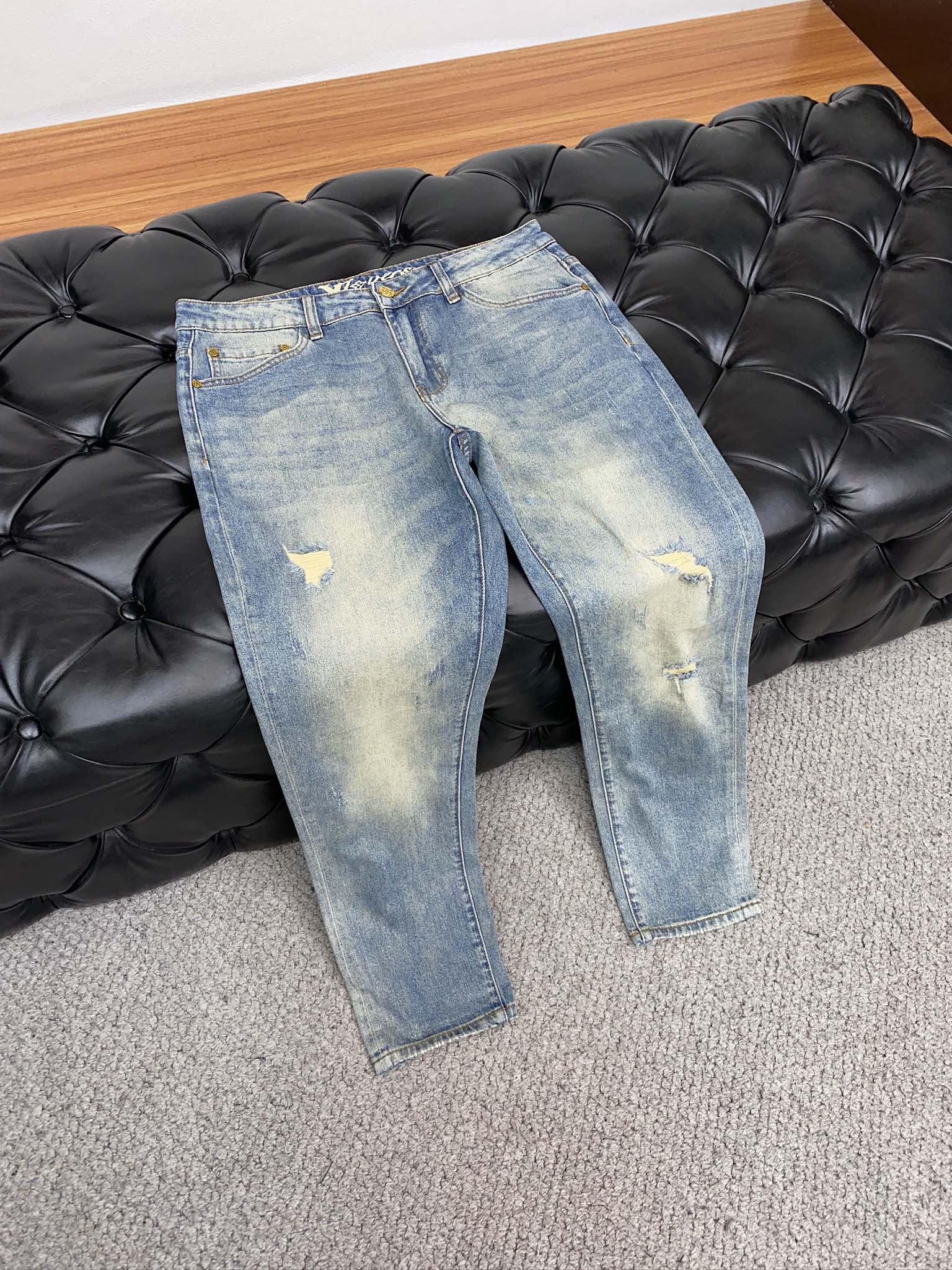  1v 路易威登 秋冬新款牛仔裤 市场独家订制牛仔面料 稀缺面料 超级舒服 工艺复杂牛仔裤 针织牛从做旧