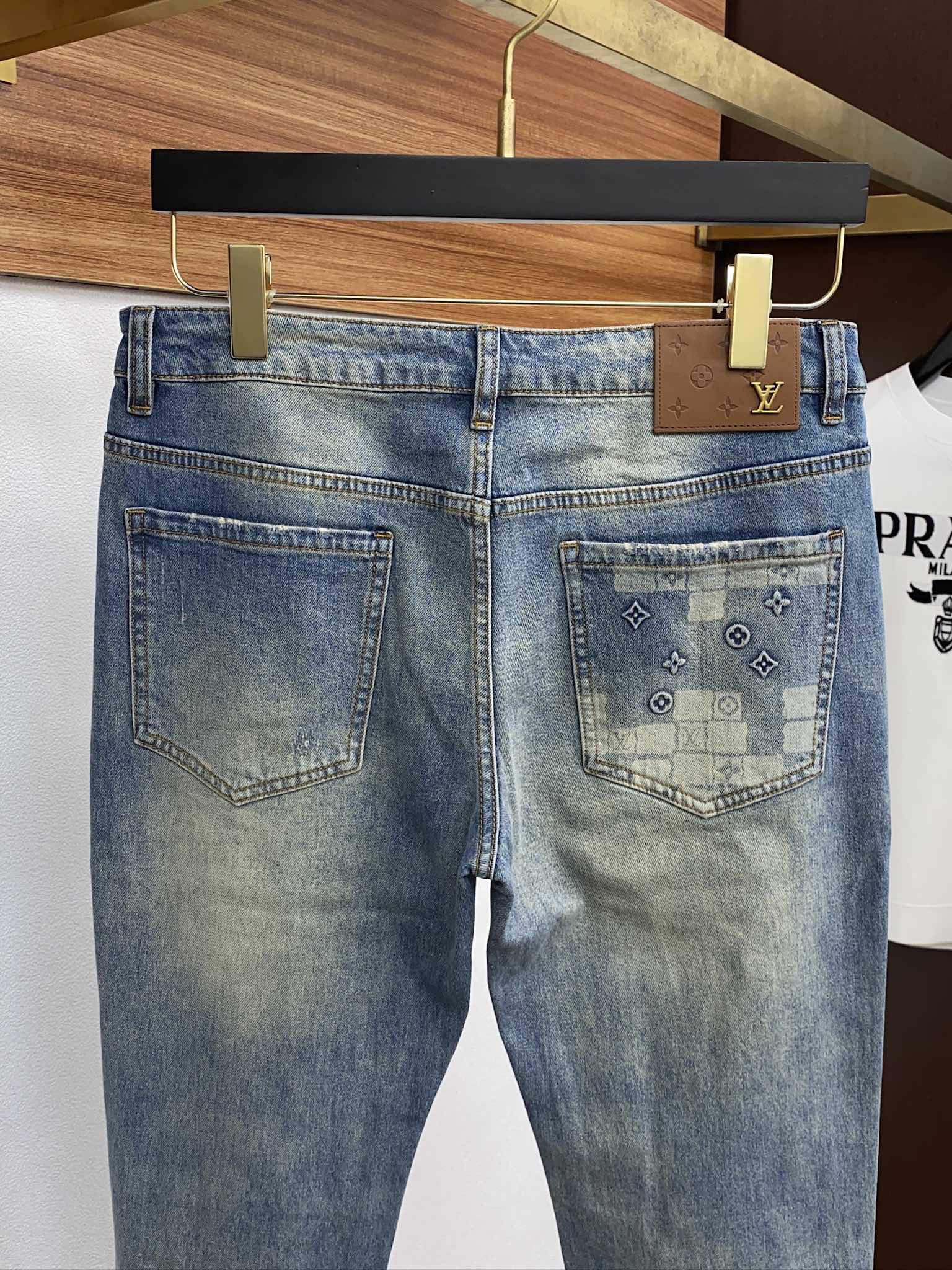  1v 路易威登 秋冬新款牛仔裤 市场独家订制牛仔面料 稀缺面料 超级舒服 工艺复杂牛仔裤 针织牛从做旧
