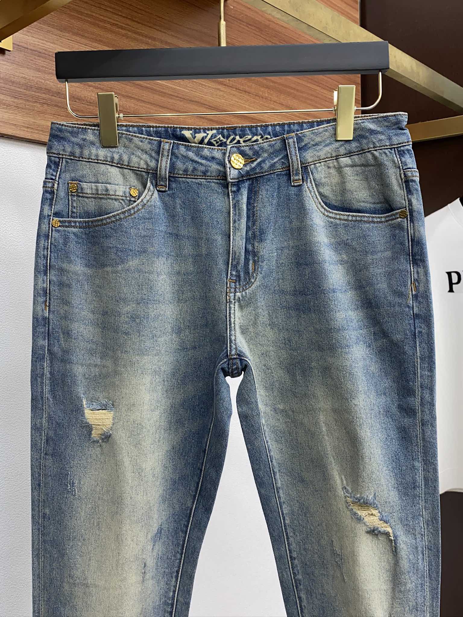  1v 路易威登 秋冬新款牛仔裤 市场独家订制牛仔面料 稀缺面料 超级舒服 工艺复杂牛仔裤 针织牛从做旧