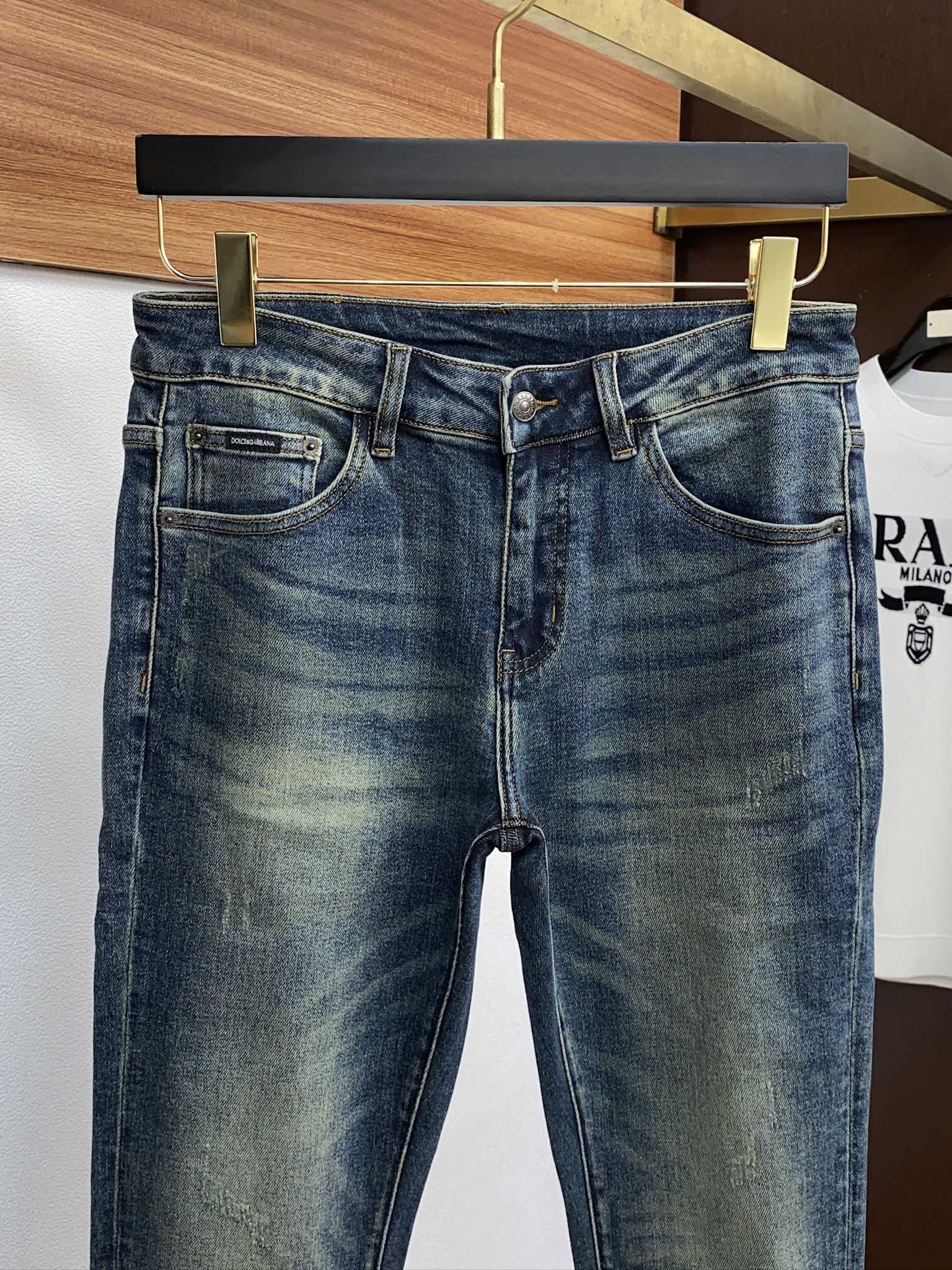  DG 秋冬新款牛仔裤 市场独家订制牛仔面料 稀缺面料 超级舒服 工艺复杂牛仔裤 针织牛从做旧 独家订制