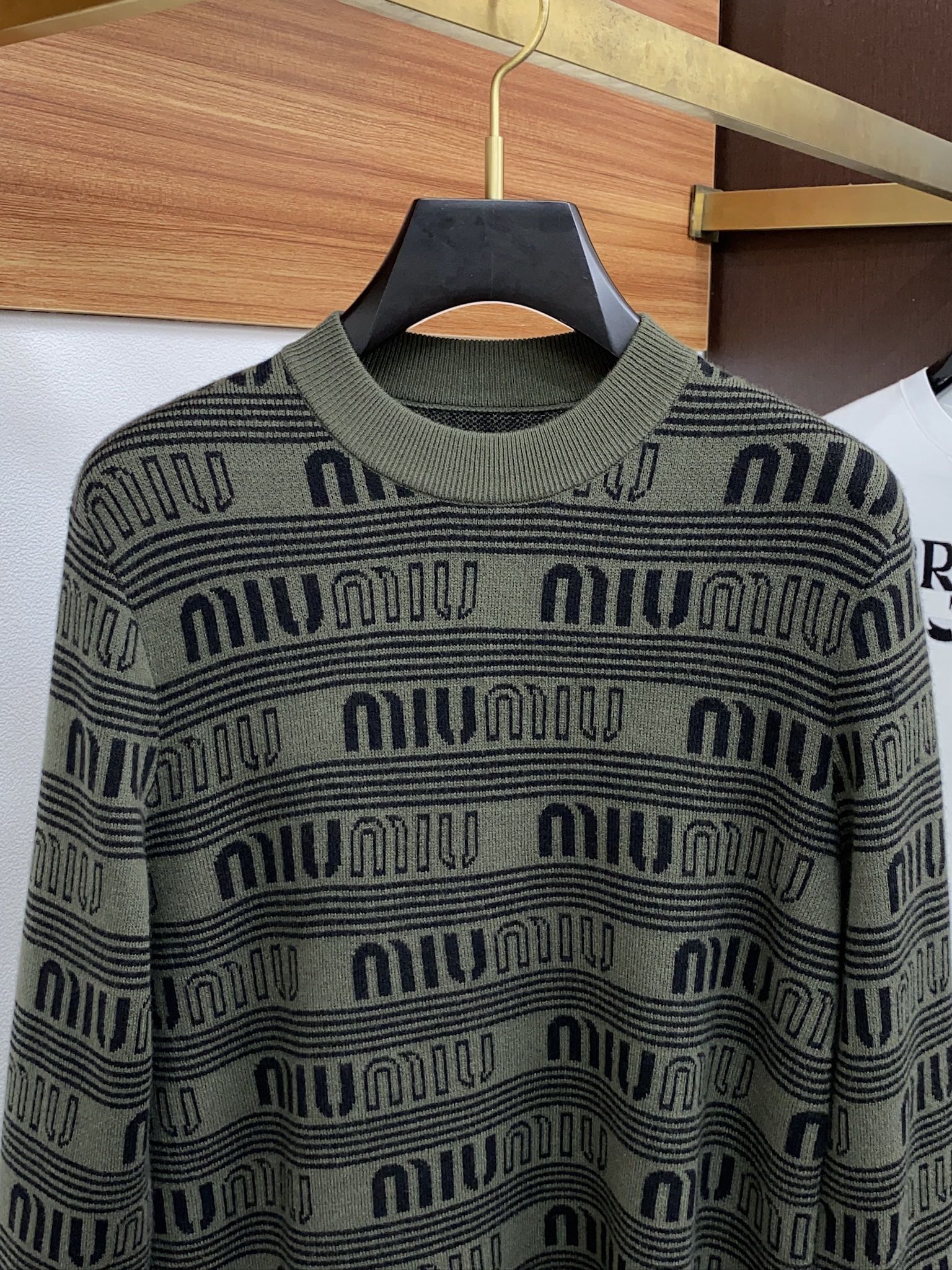 缪缪 2025秋冬新款百分百羊毛毛衣 简约百搭款精致工艺定制加厚羊毛面料 顶级元素融合打造，潮男时尚，无