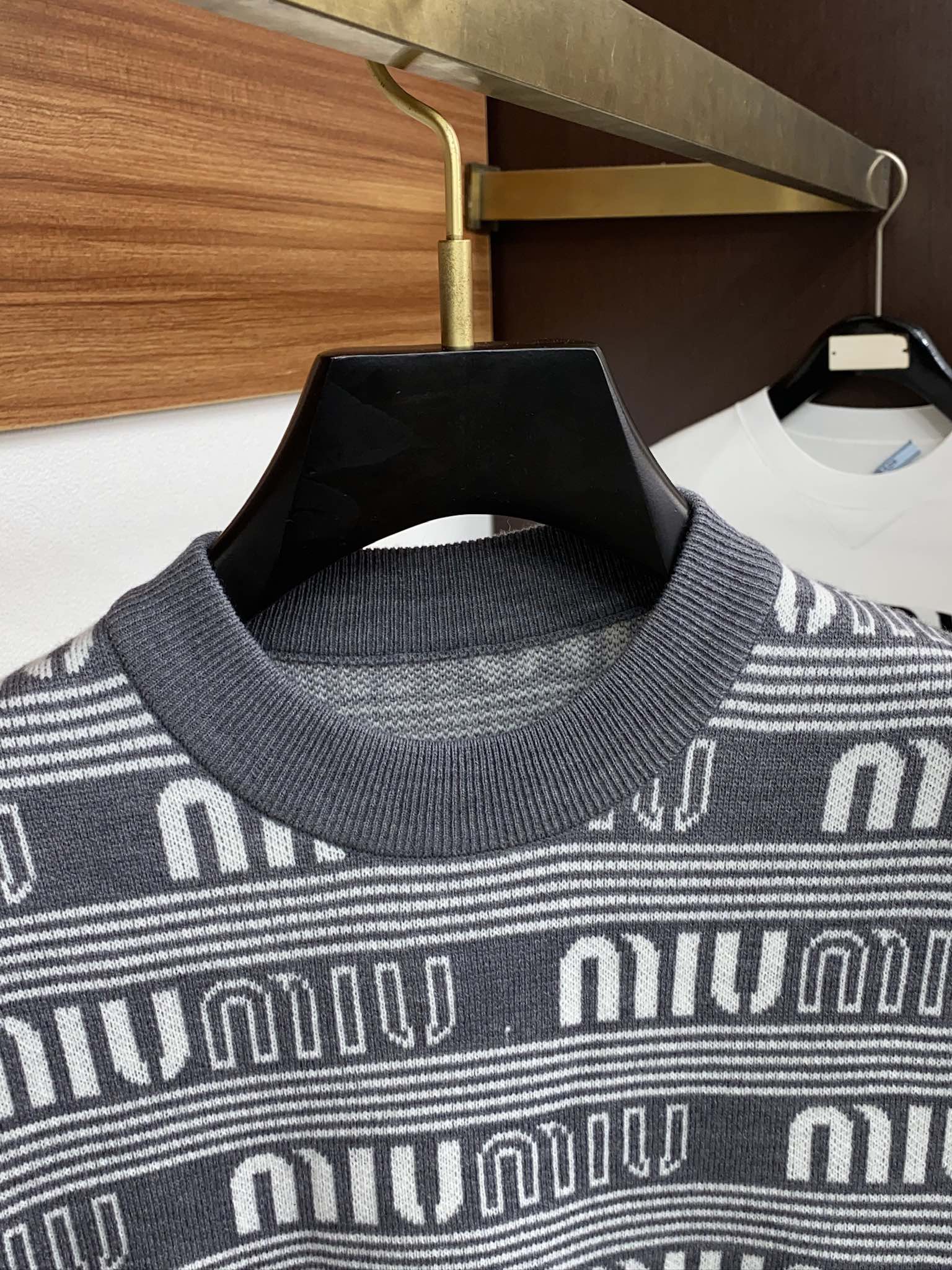 缪缪 2025秋冬新款百分百羊毛毛衣 简约百搭款精致工艺定制加厚羊毛面料 顶级元素融合打造，潮男时尚，无