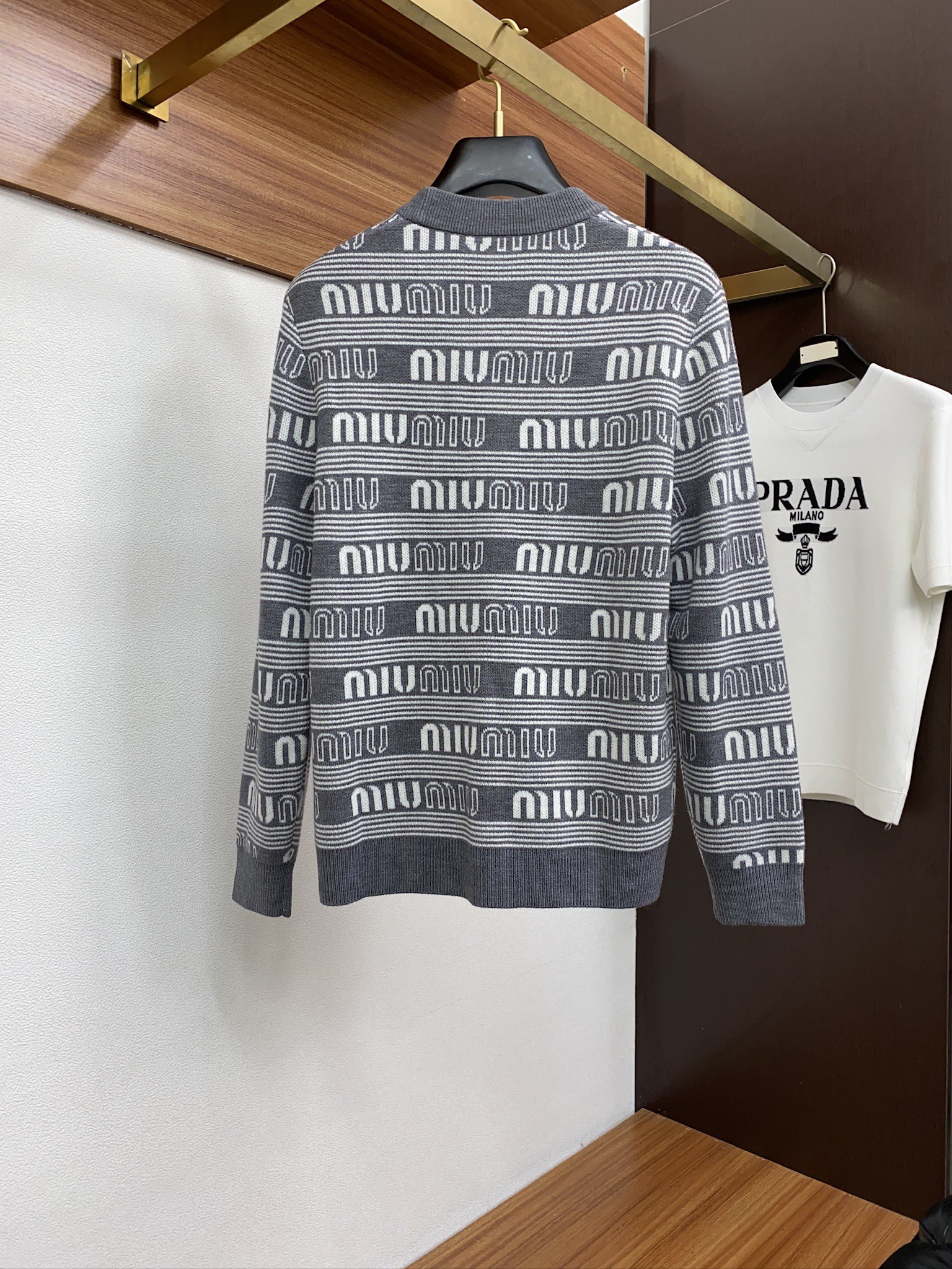 缪缪 2025秋冬新款百分百羊毛毛衣 简约百搭款精致工艺定制加厚羊毛面料 顶级元素融合打造，潮男时尚，无